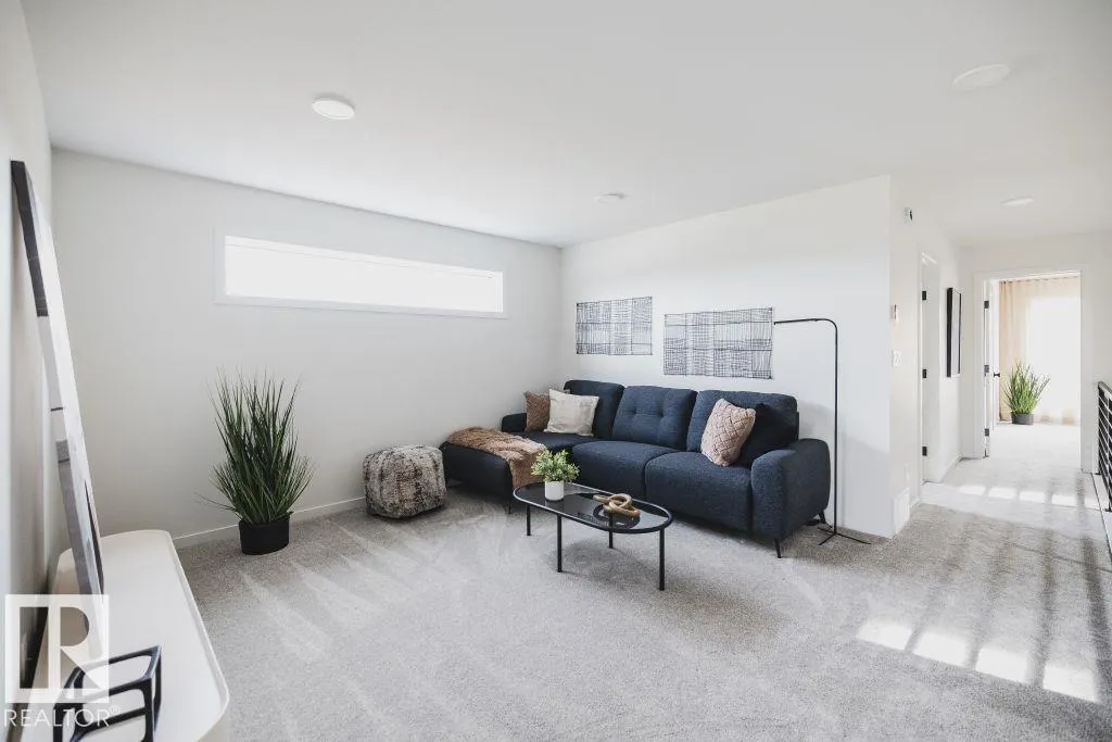 62 RIVERHILL Crescent