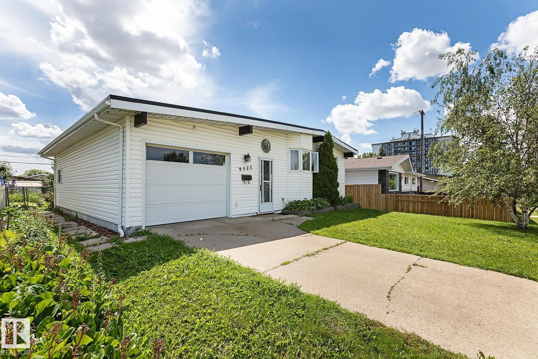 9523 134 Avenue