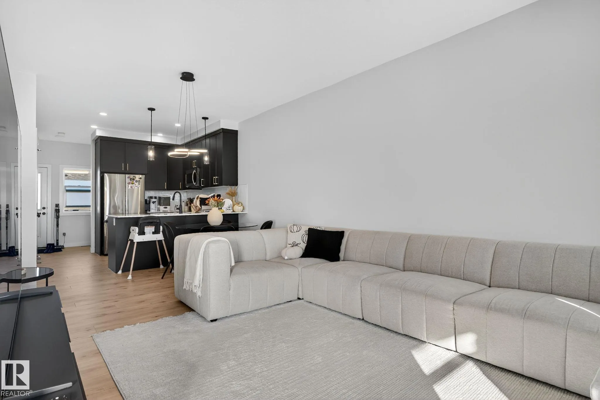 382 CRYSTALLINA NERA Drive