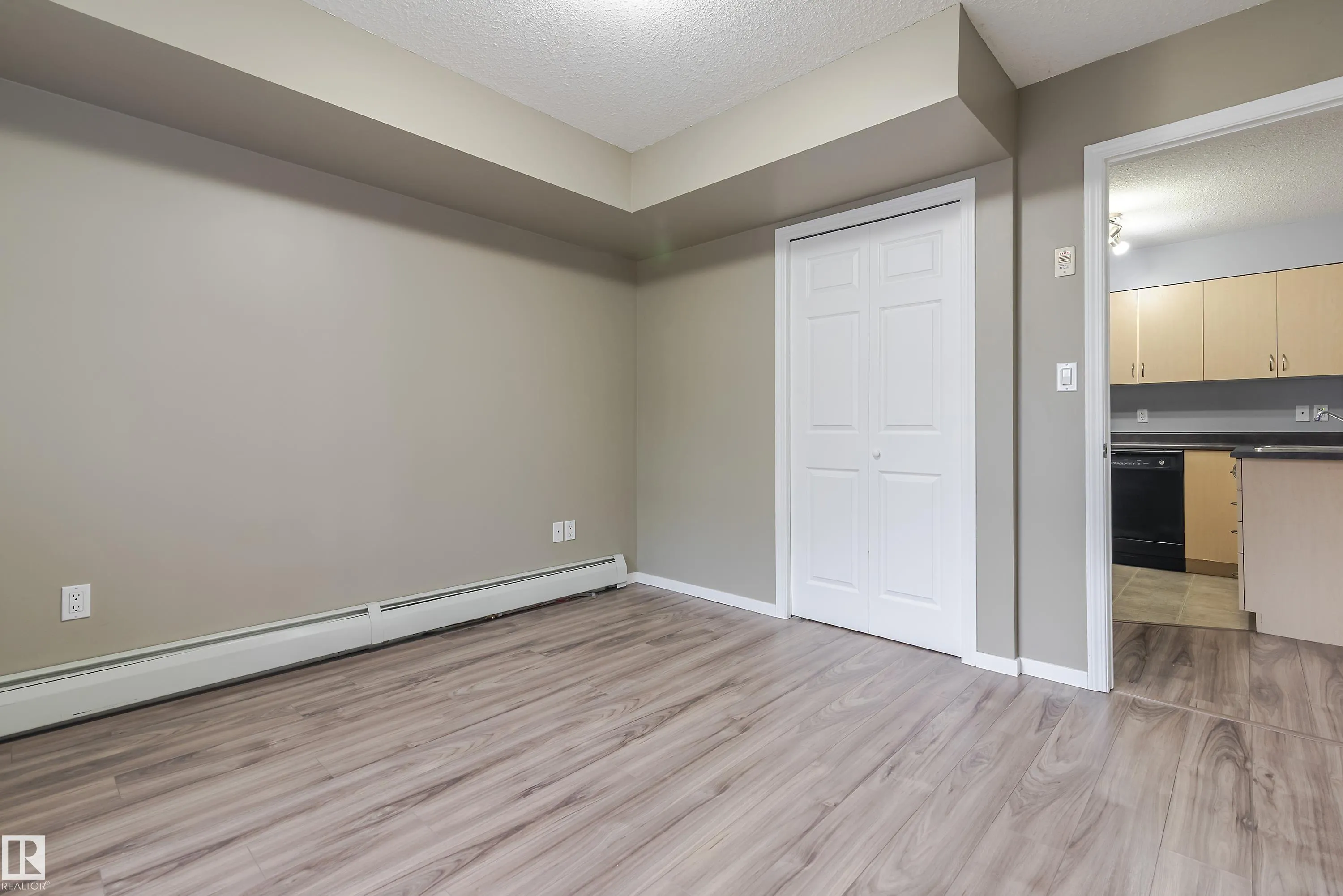 42 Summerwood Boulevard