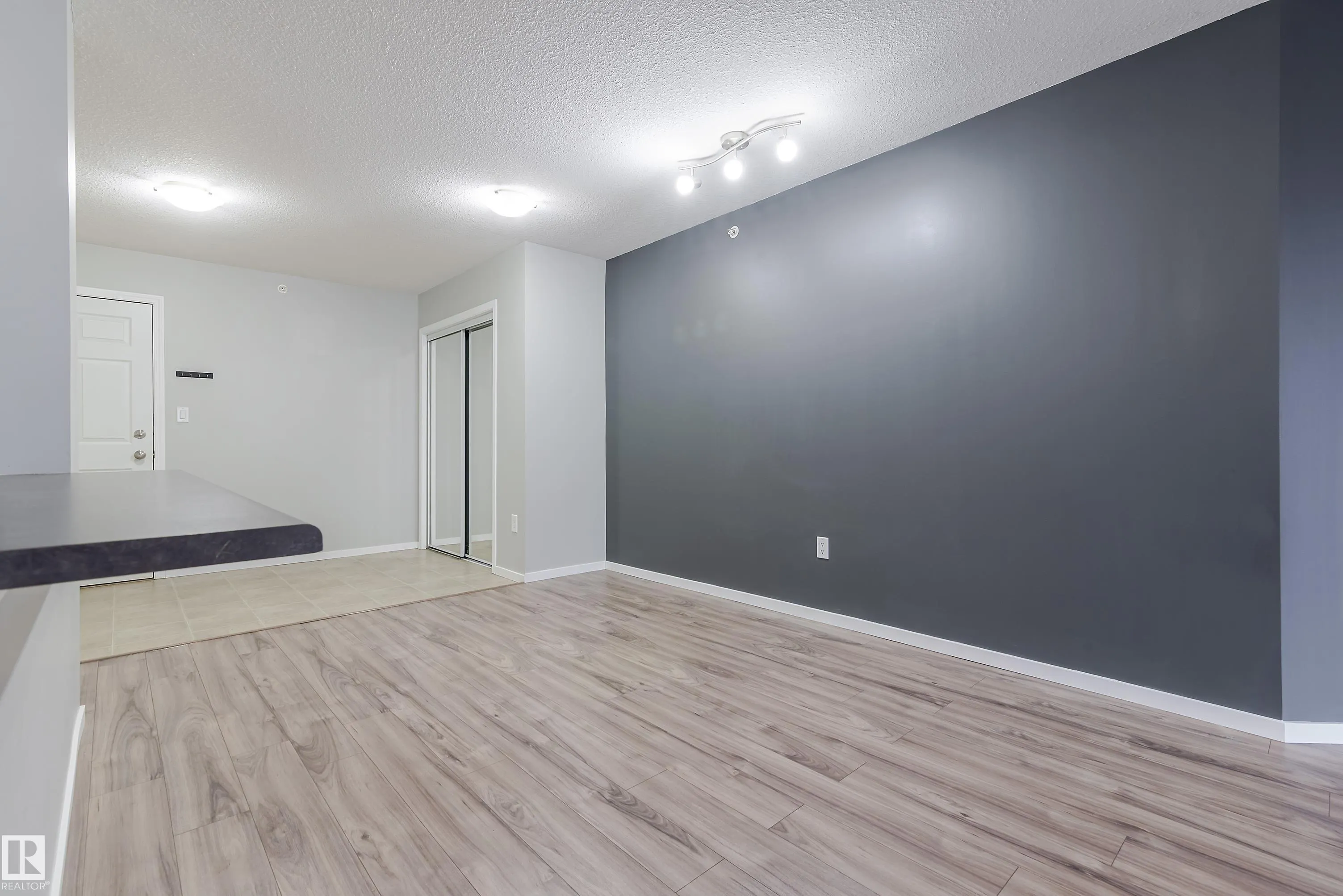 42 Summerwood Boulevard