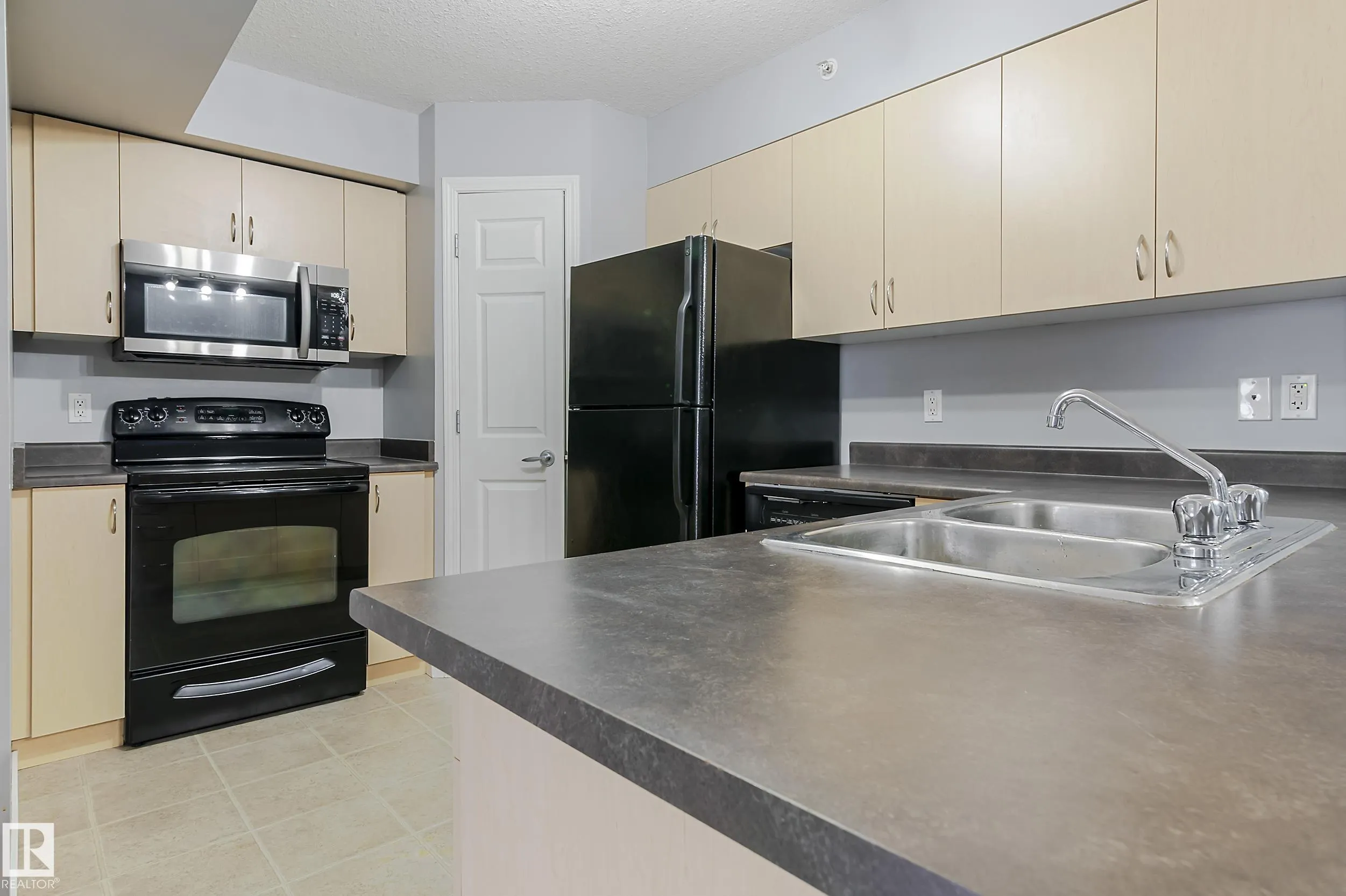 42 Summerwood Boulevard