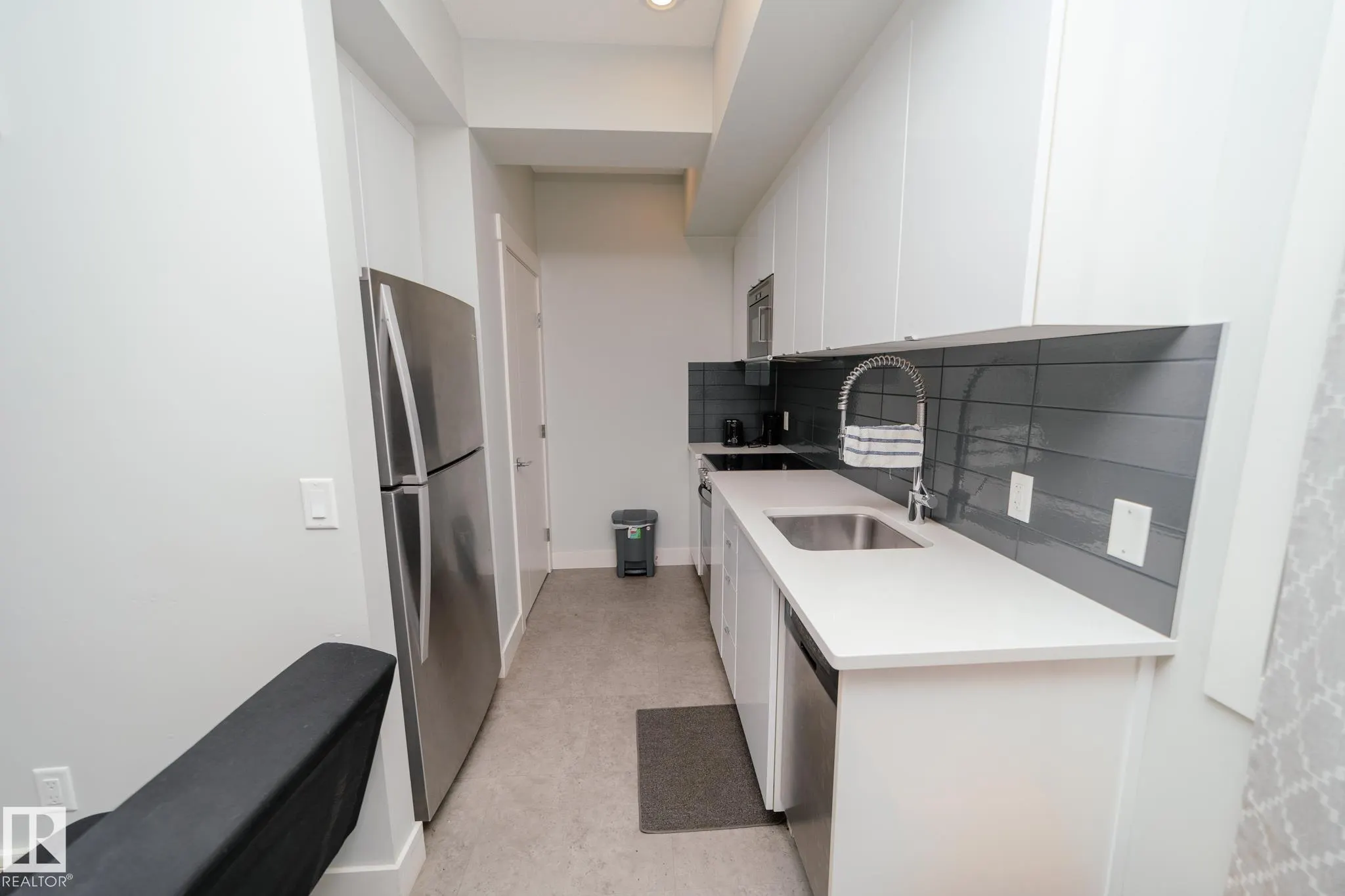 446 ALLARD Boulevard