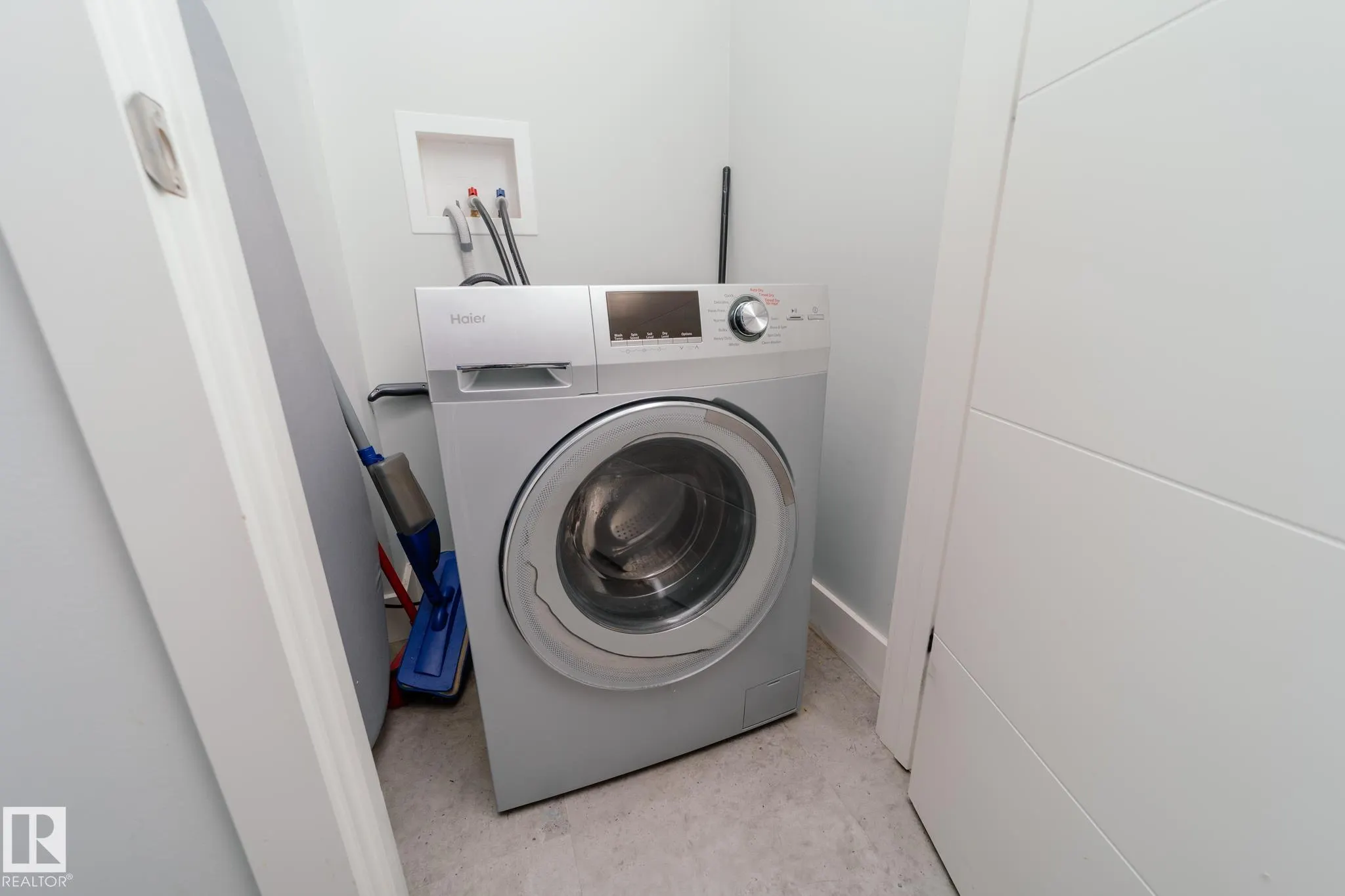 446 ALLARD Boulevard