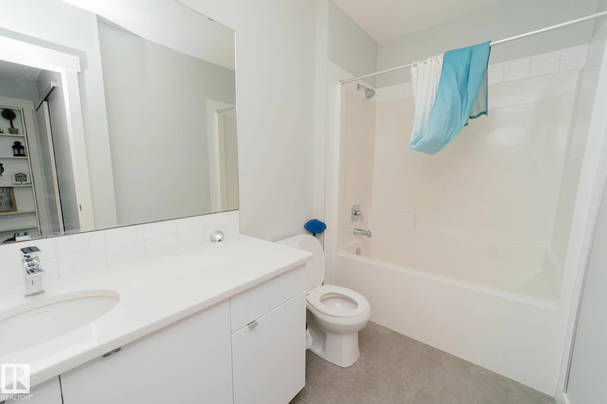 446 ALLARD Boulevard