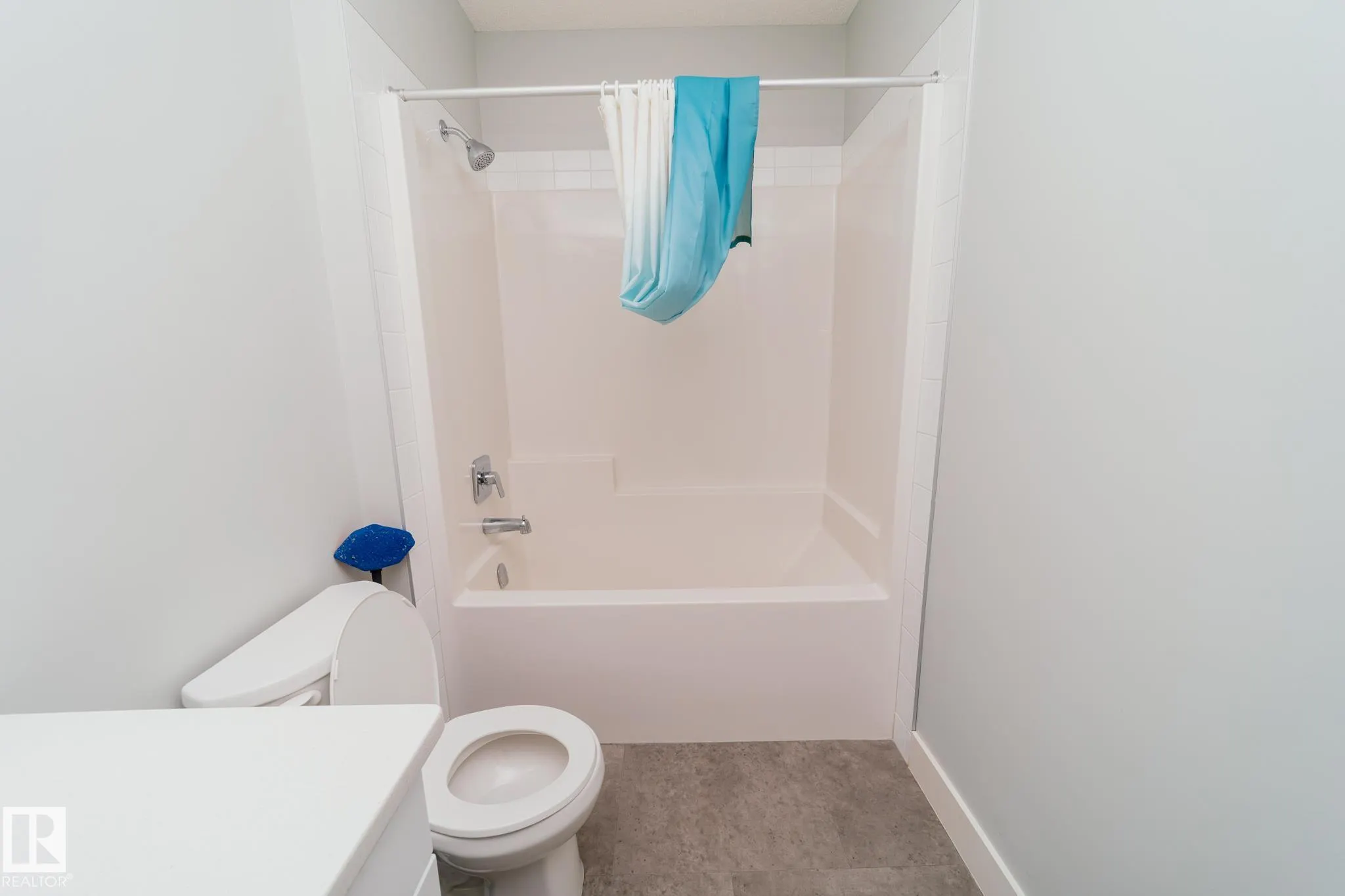 446 ALLARD Boulevard