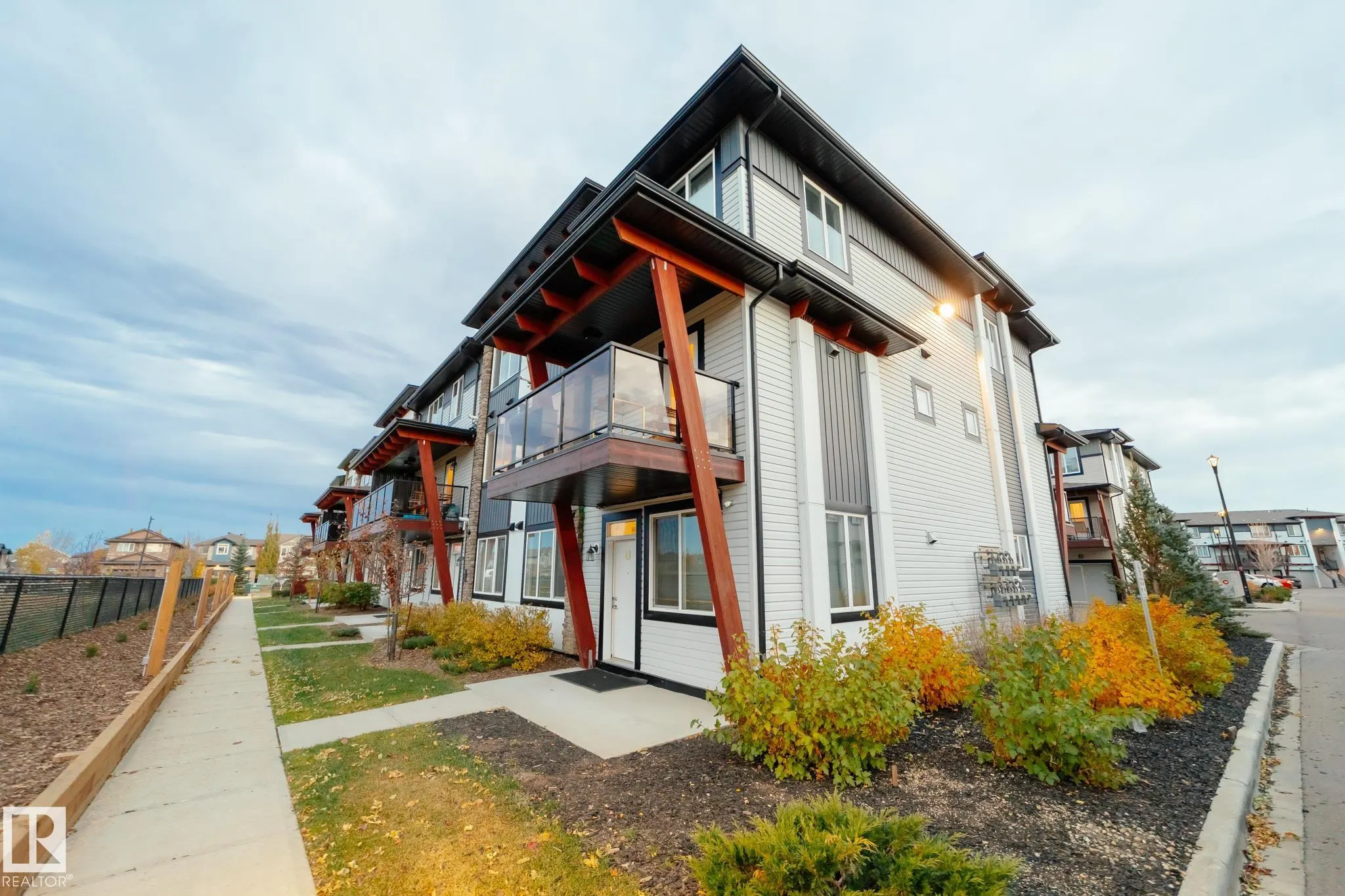 446 ALLARD Boulevard