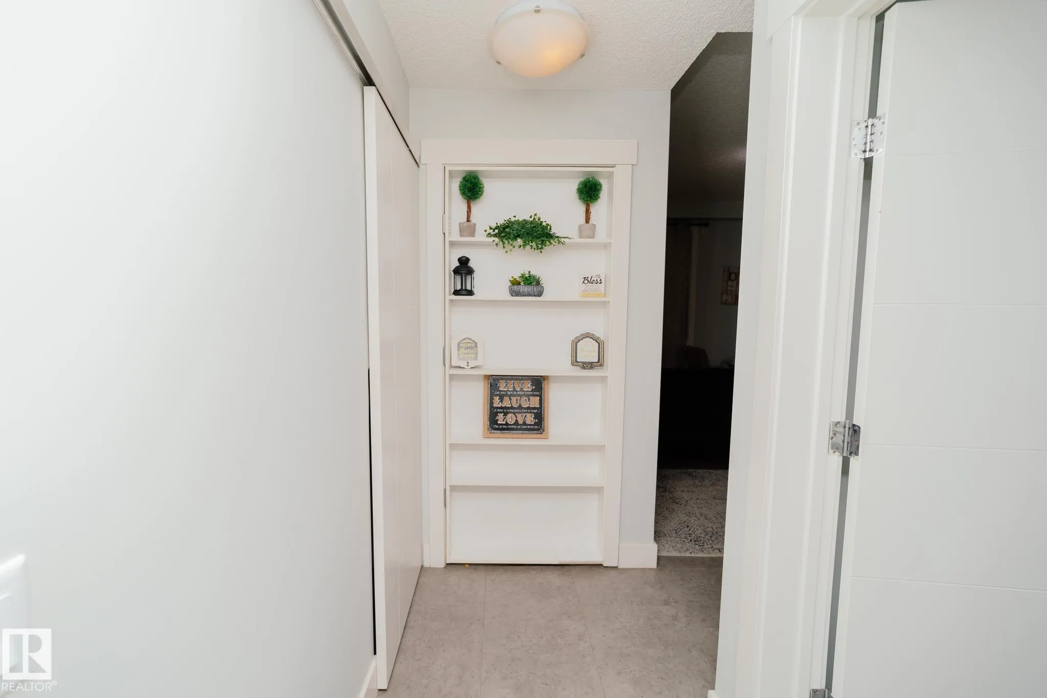 446 ALLARD Boulevard