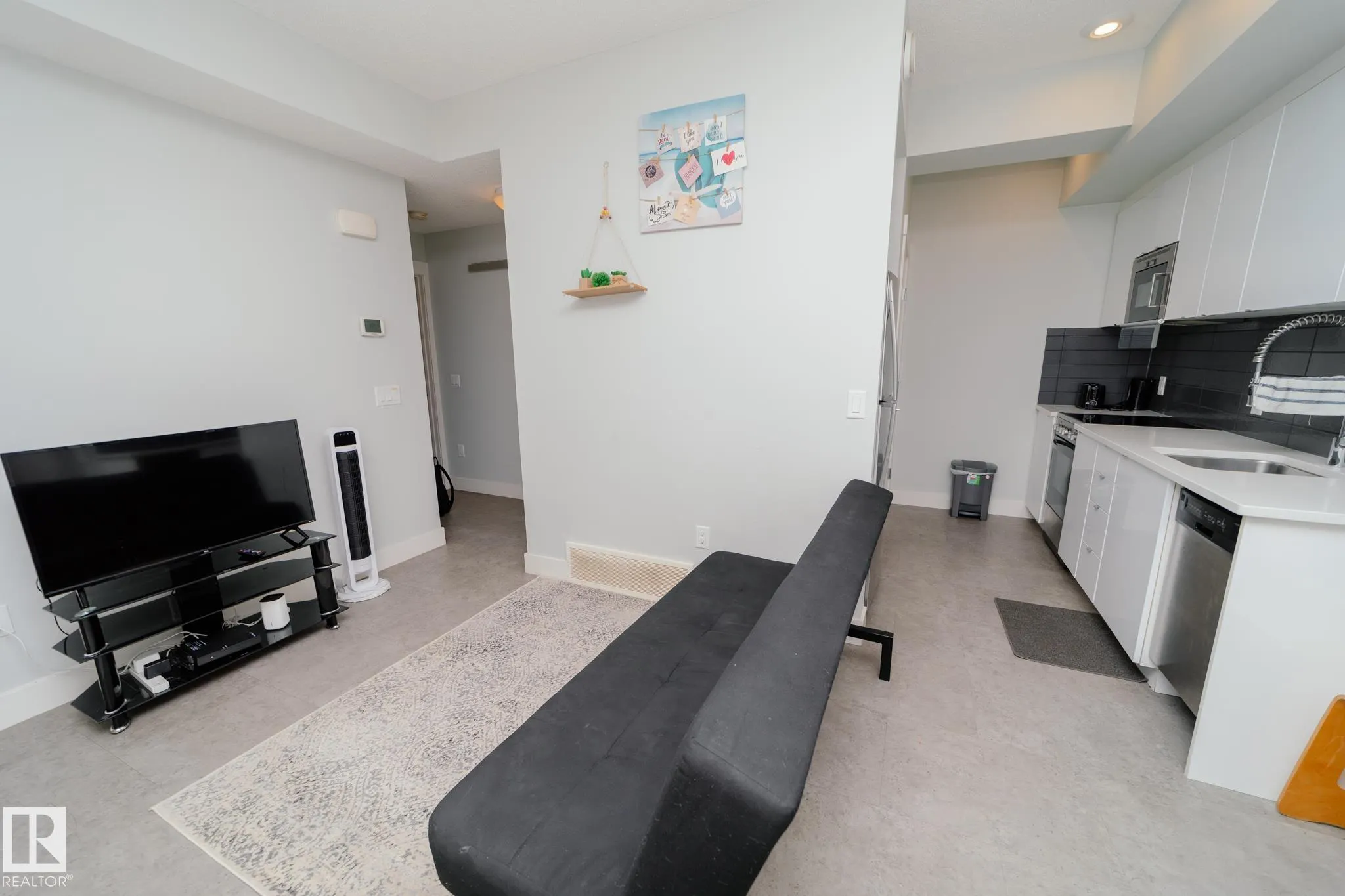 446 ALLARD Boulevard