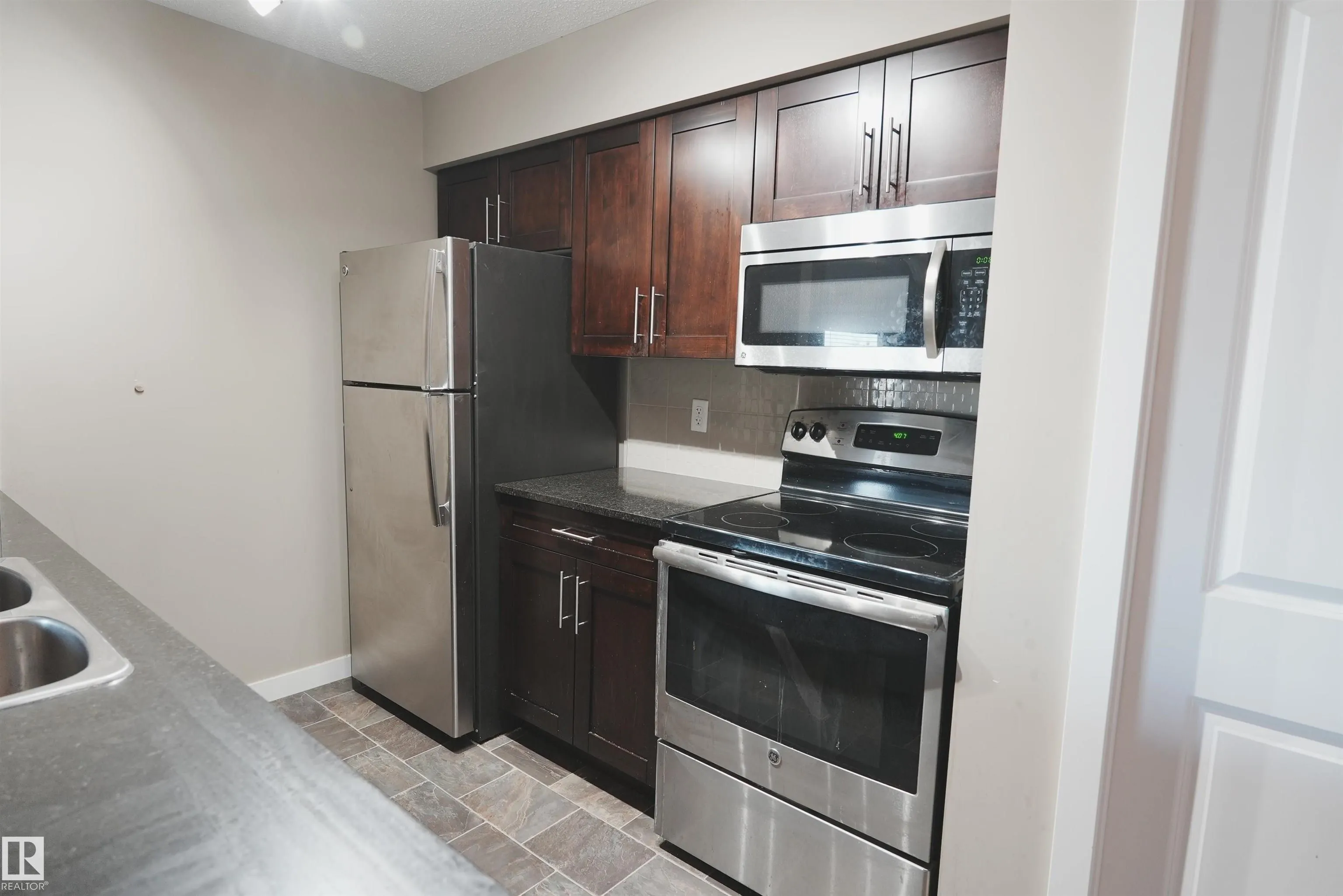 3211 James Mowatt Trail