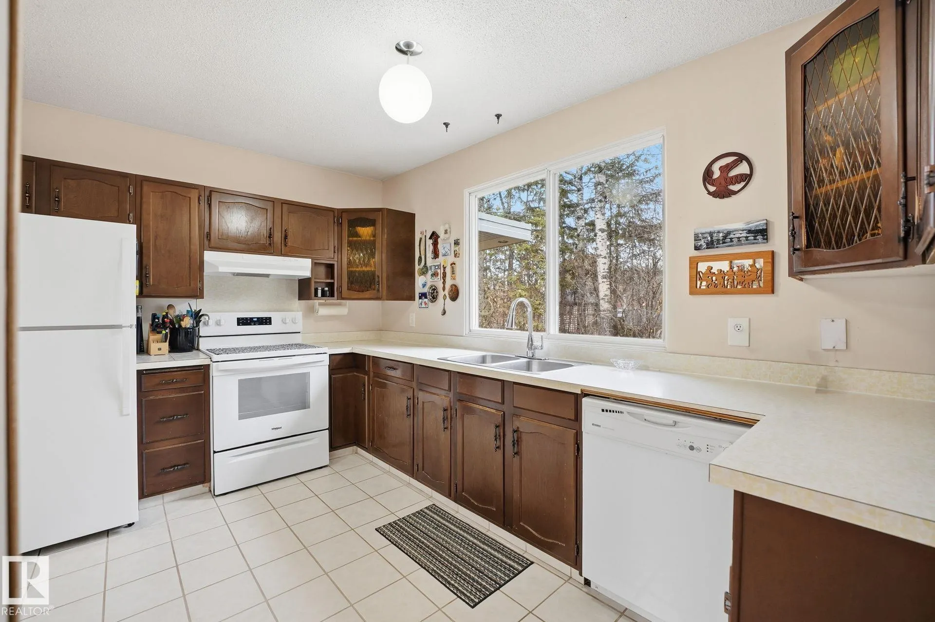 19 GREENBRIER Crescent