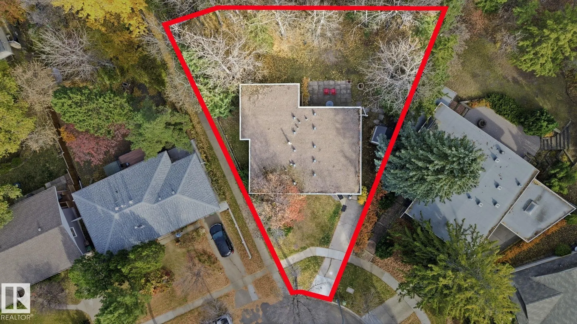 19 GREENBRIER Crescent