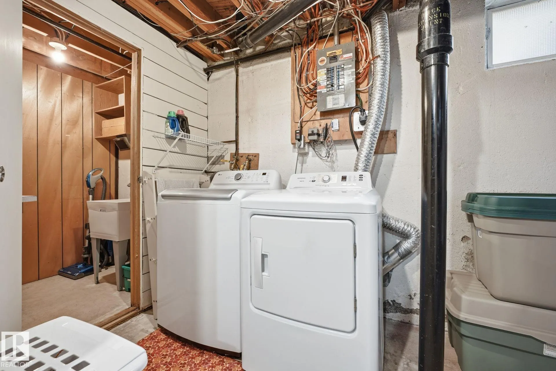 19 GREENBRIER Crescent