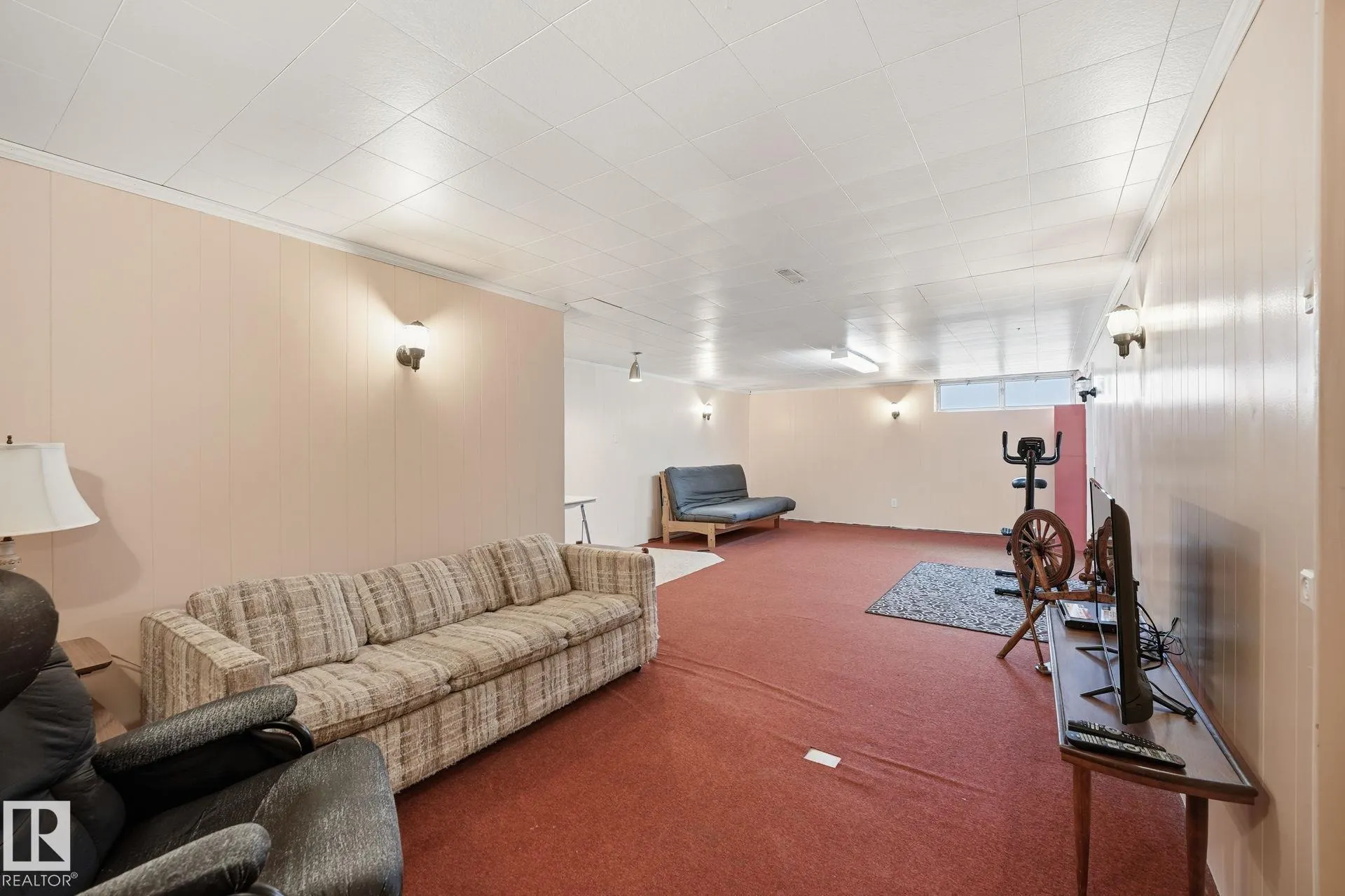 19 GREENBRIER Crescent