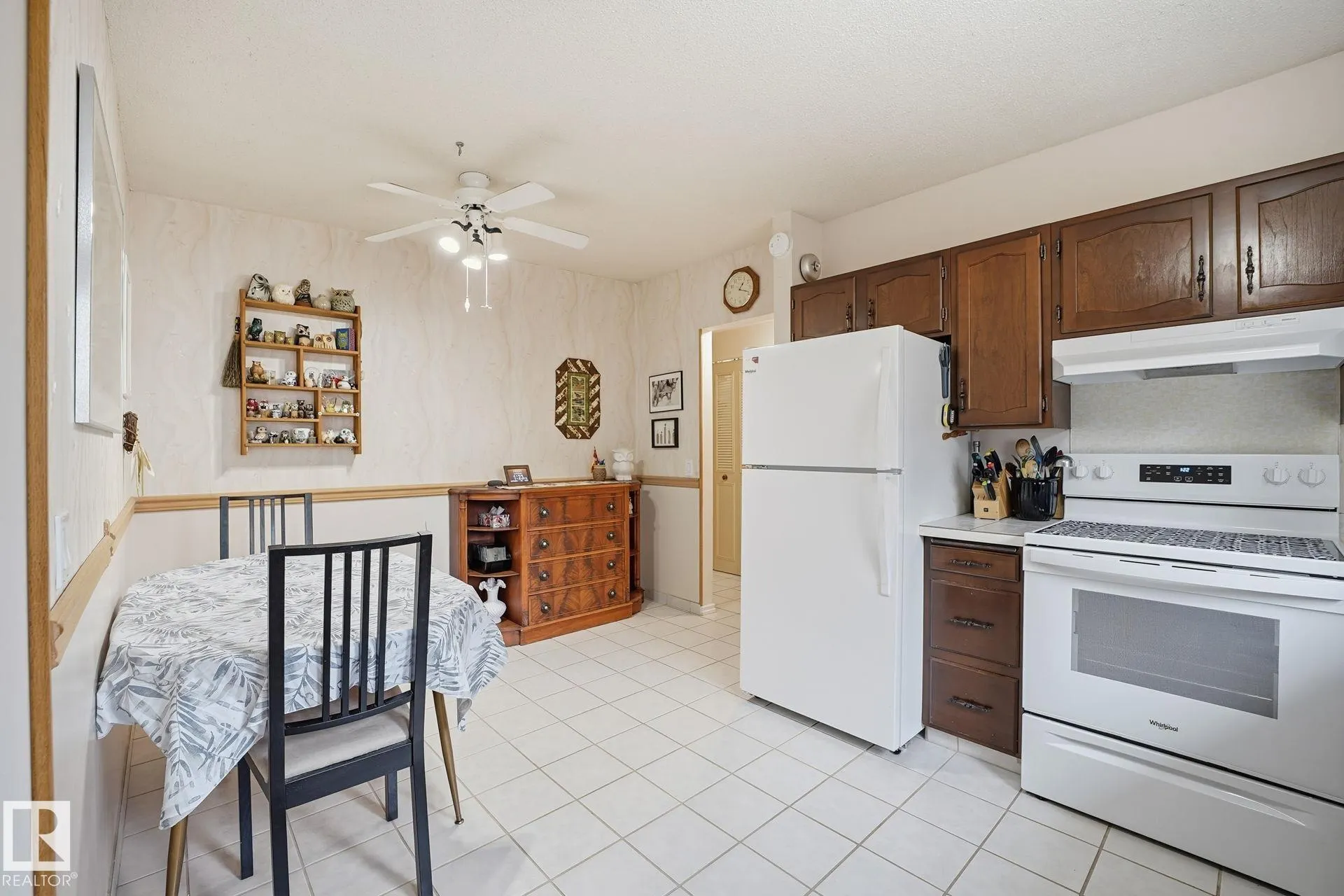 19 GREENBRIER Crescent