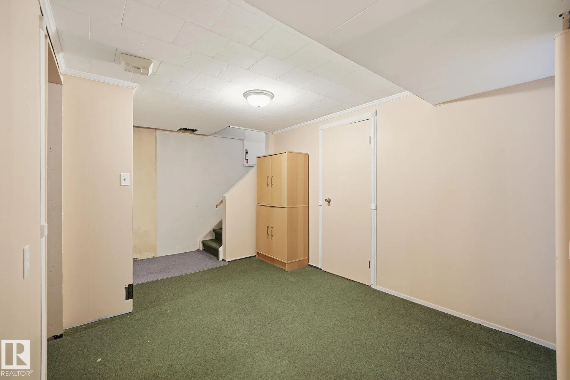 19 GREENBRIER Crescent