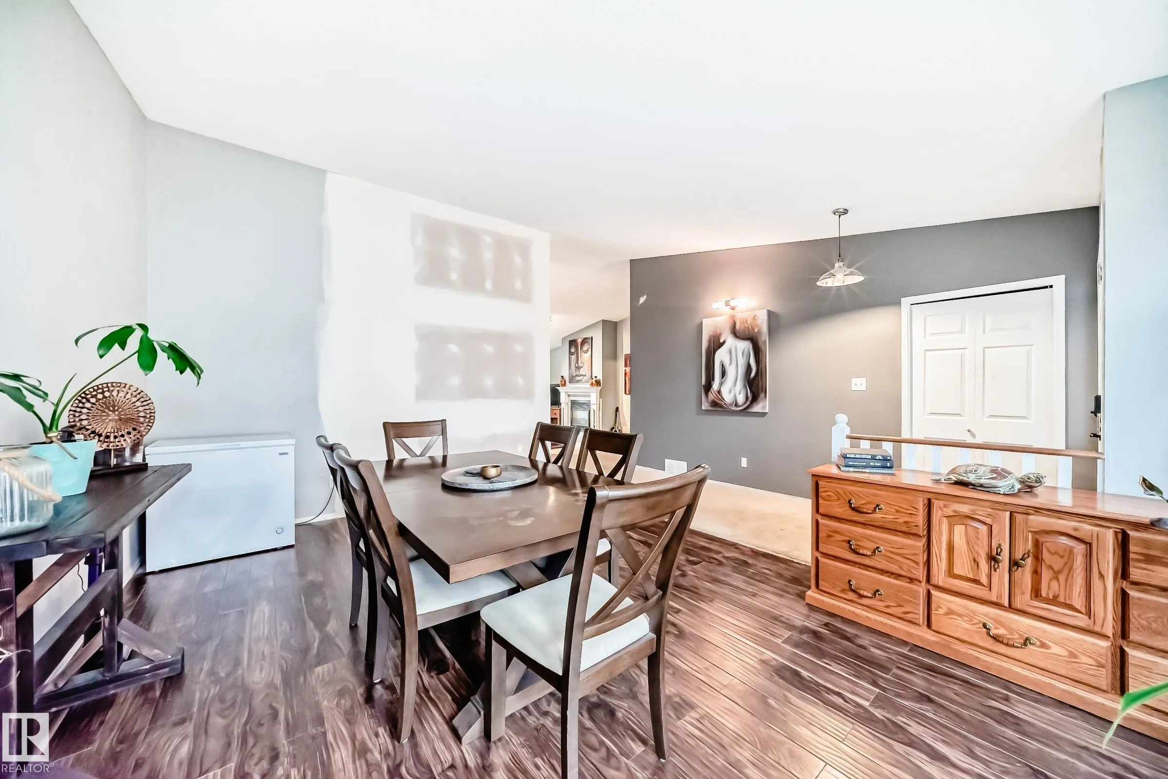 103 Woodside Crescent