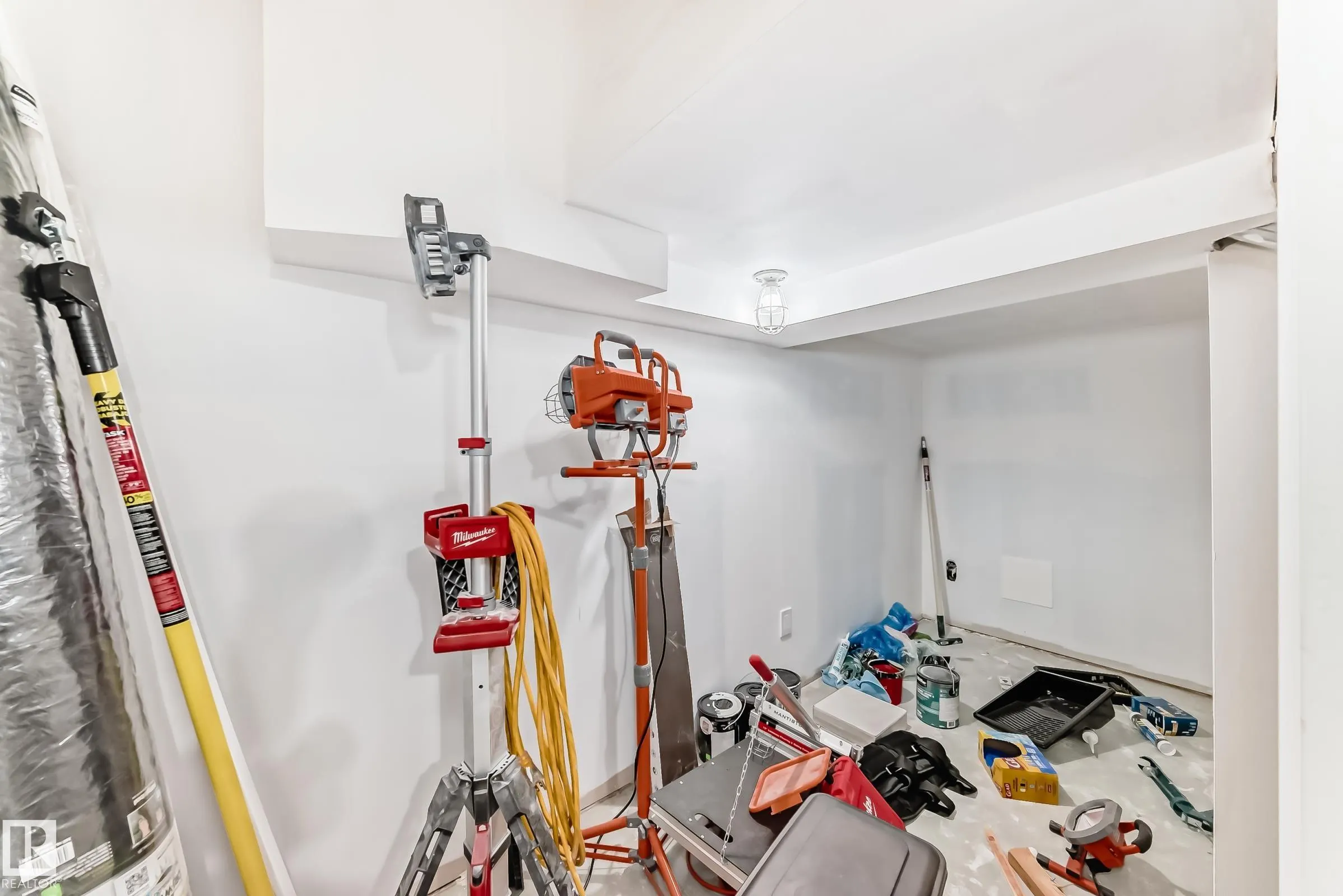 103 Woodside Crescent