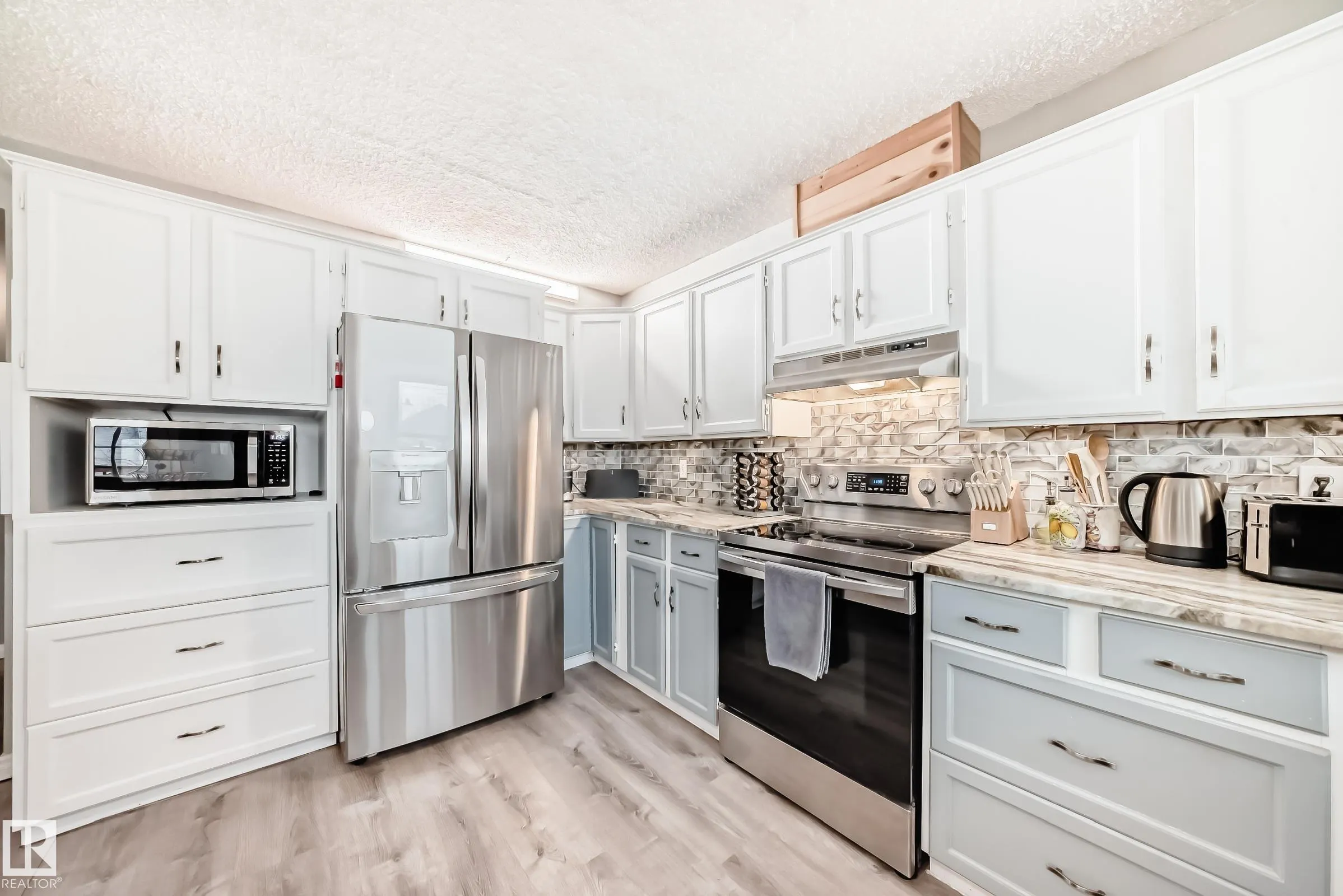 103 Woodside Crescent