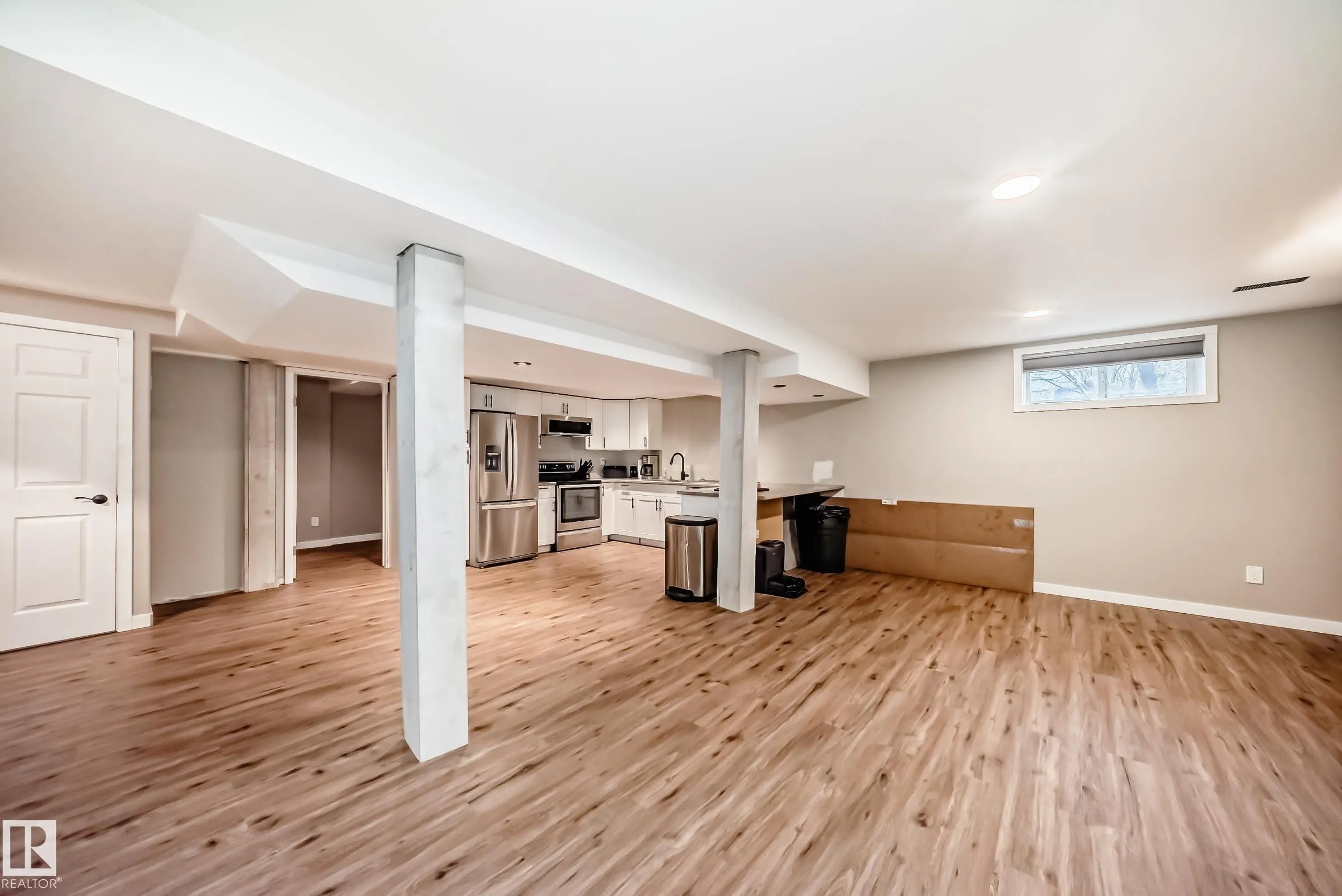 103 Woodside Crescent