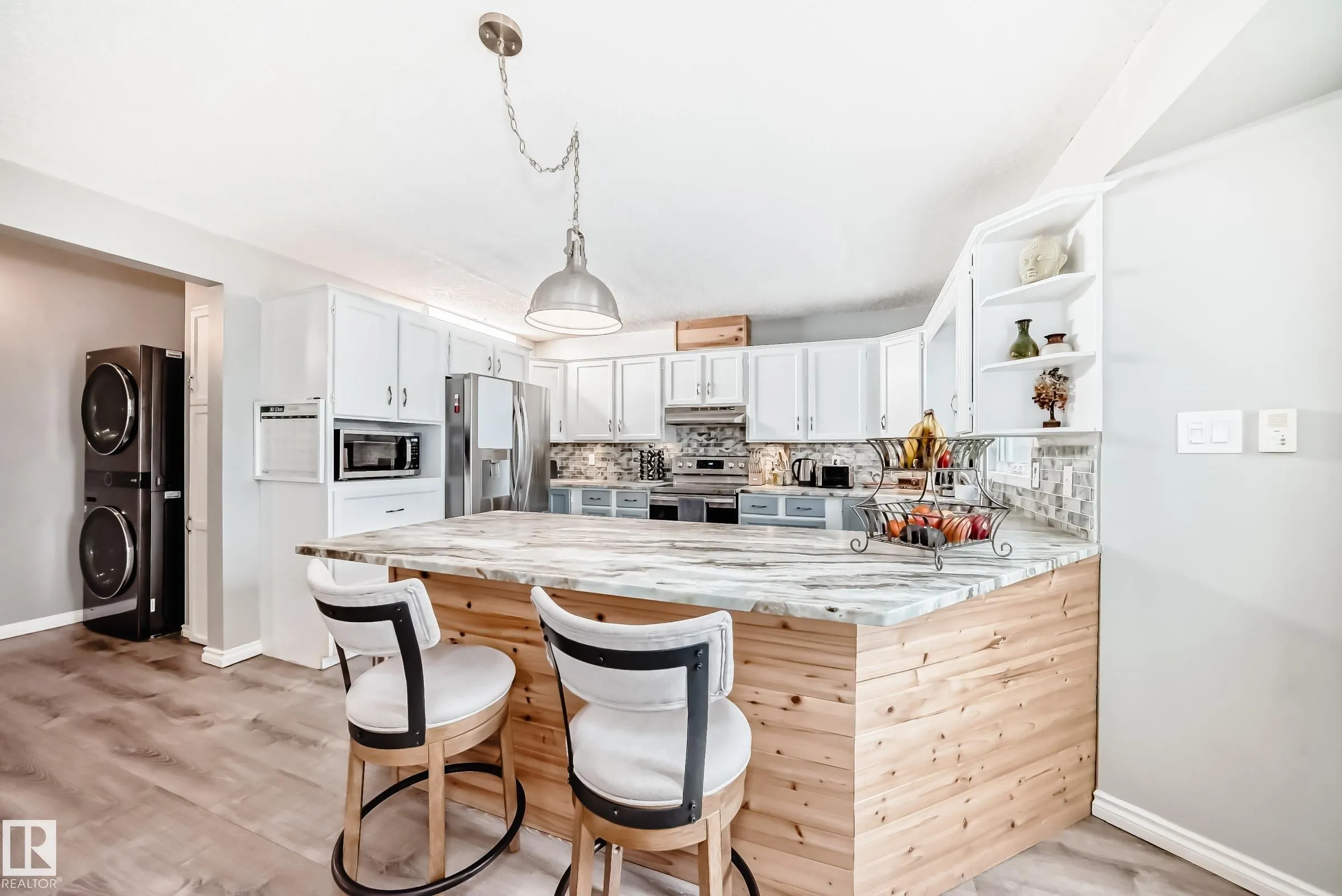 103 Woodside Crescent