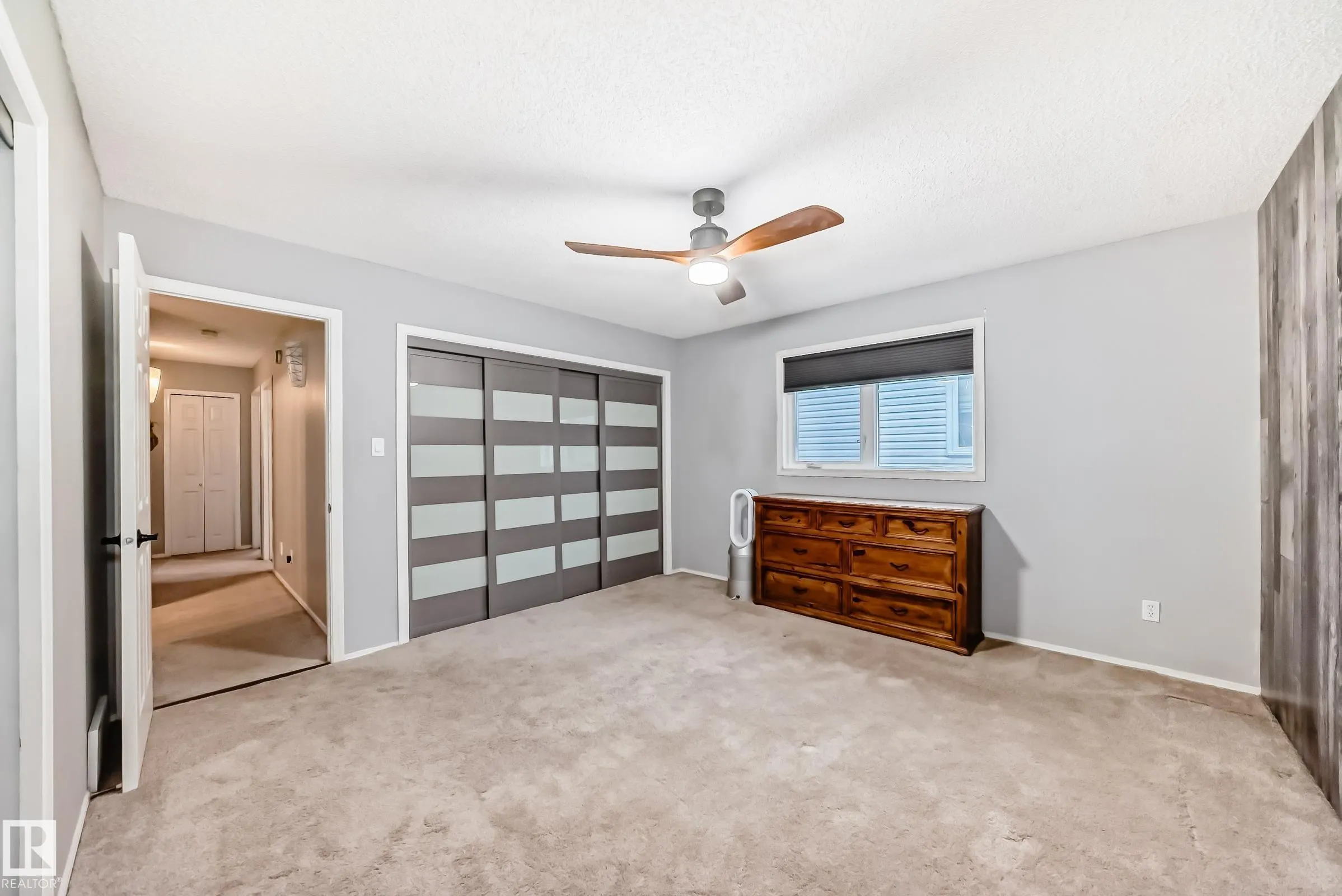 103 Woodside Crescent