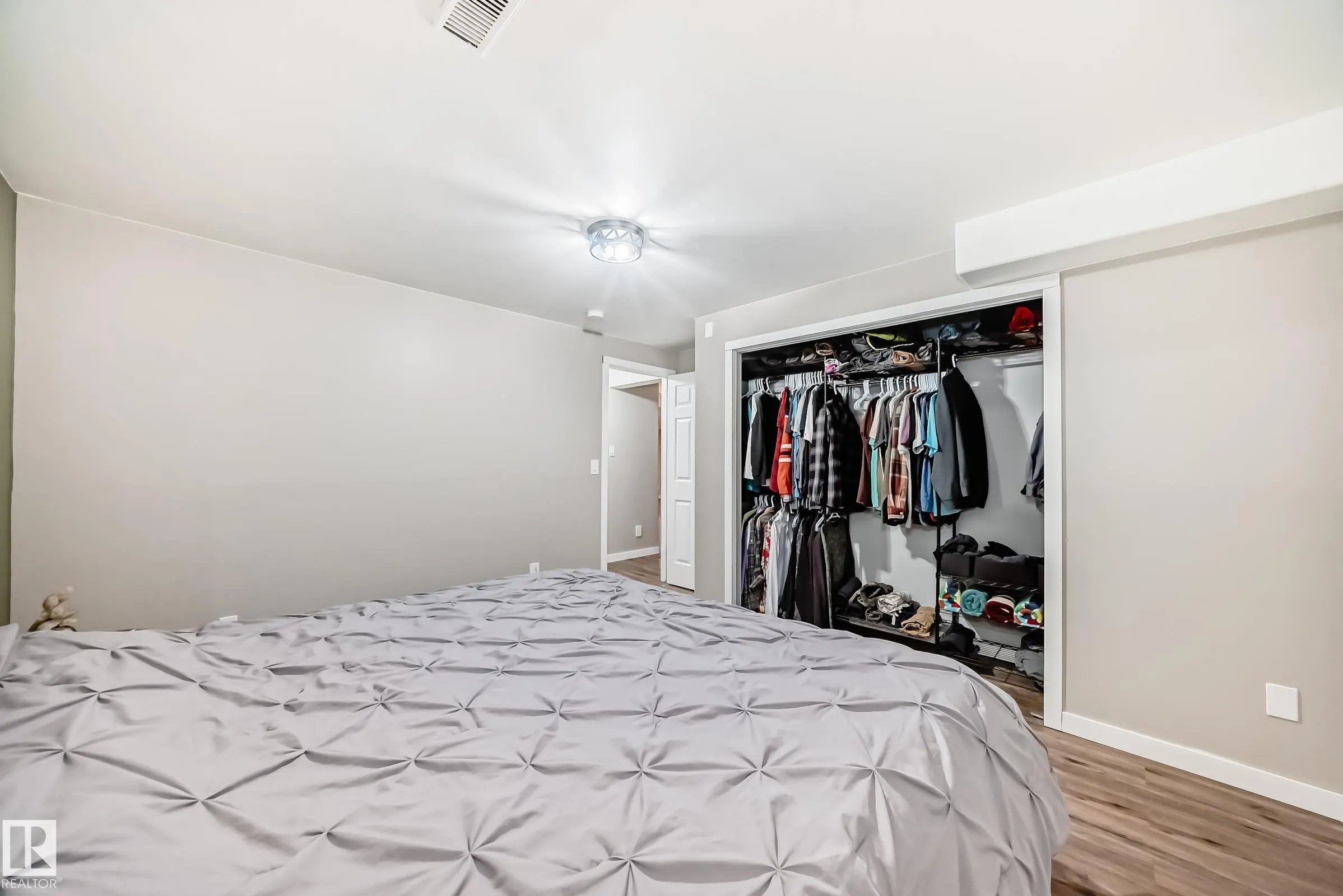 103 Woodside Crescent