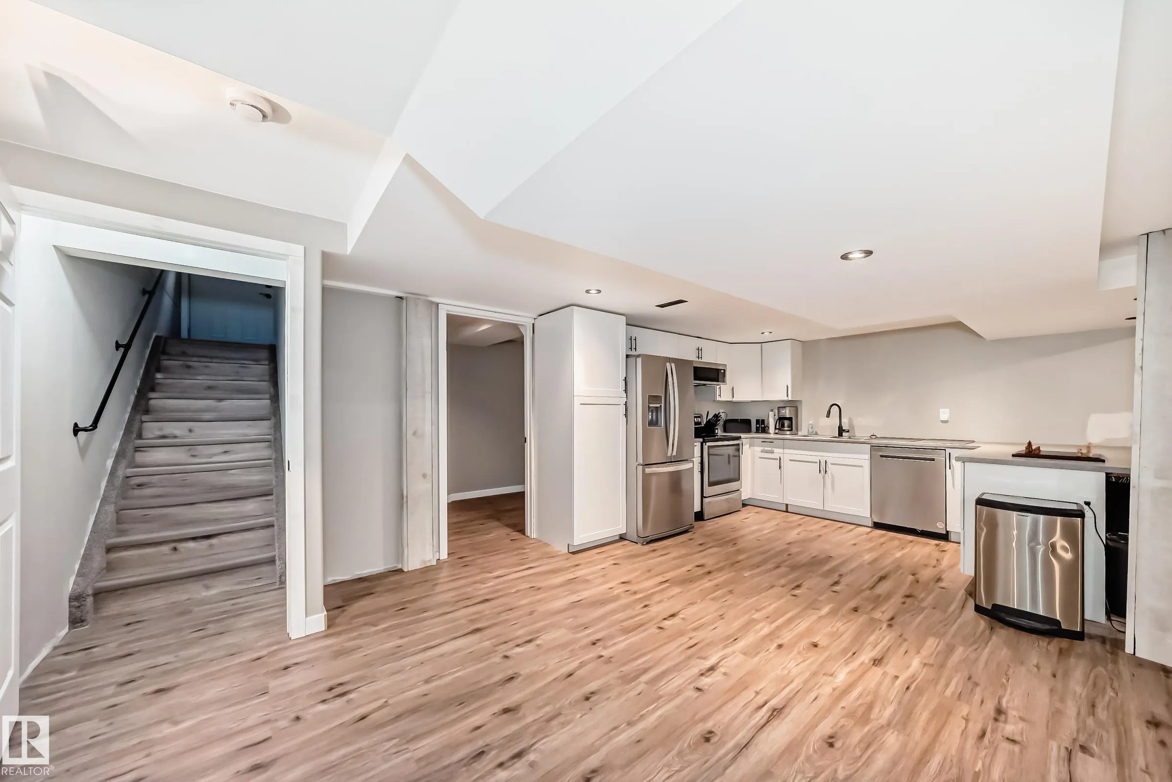 103 Woodside Crescent