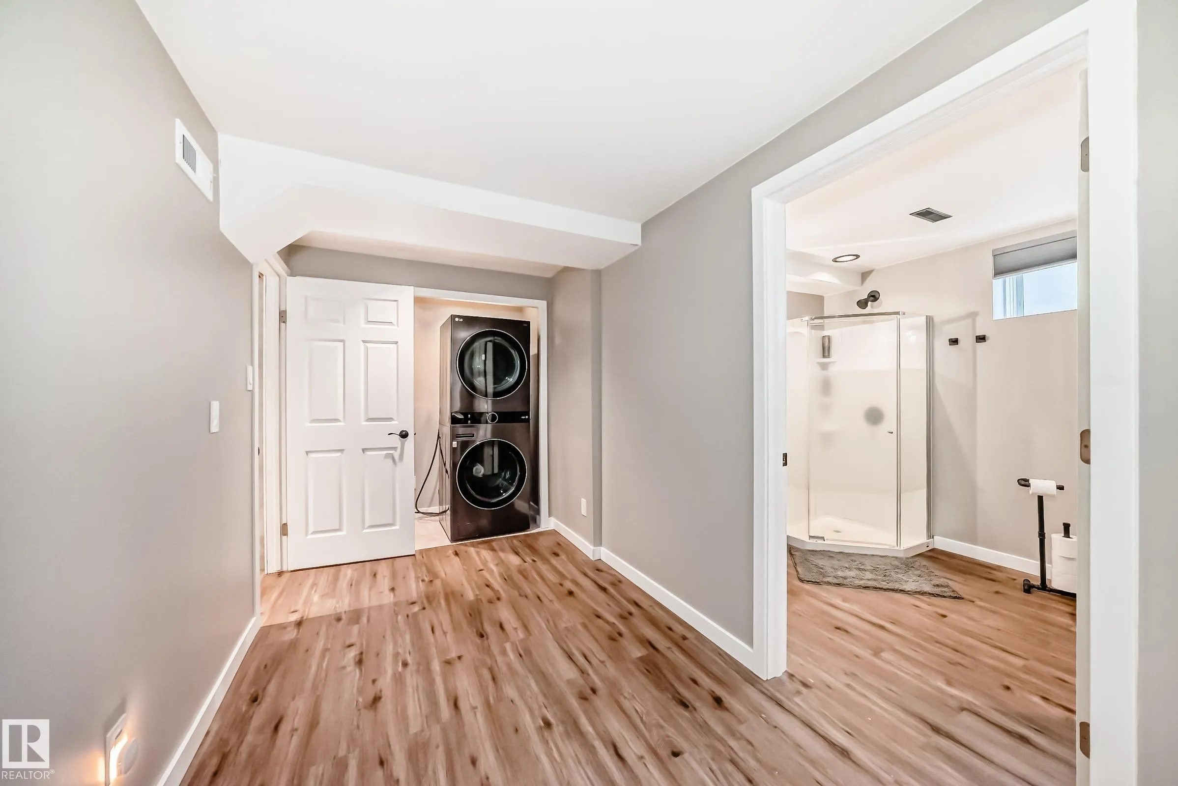 103 Woodside Crescent