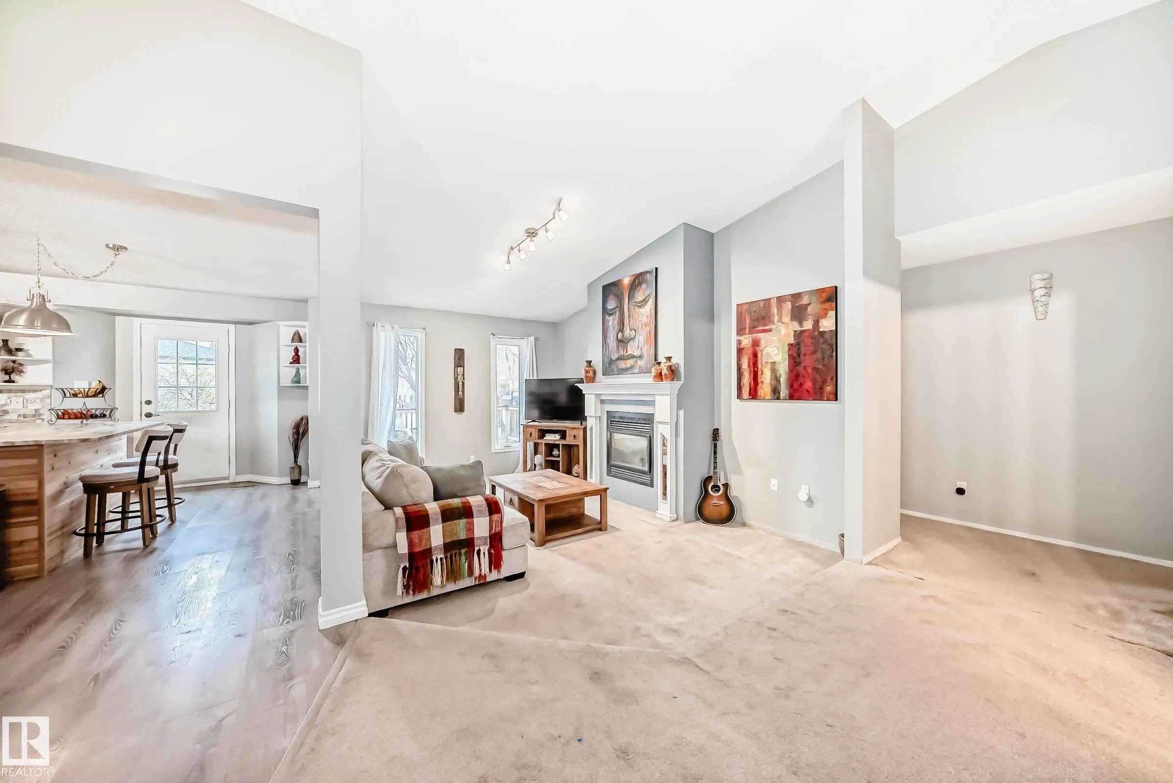 103 Woodside Crescent