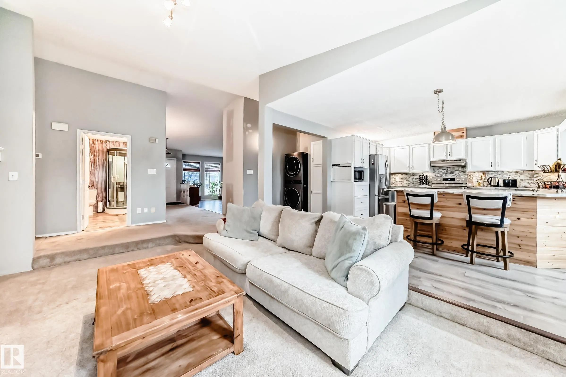 103 Woodside Crescent