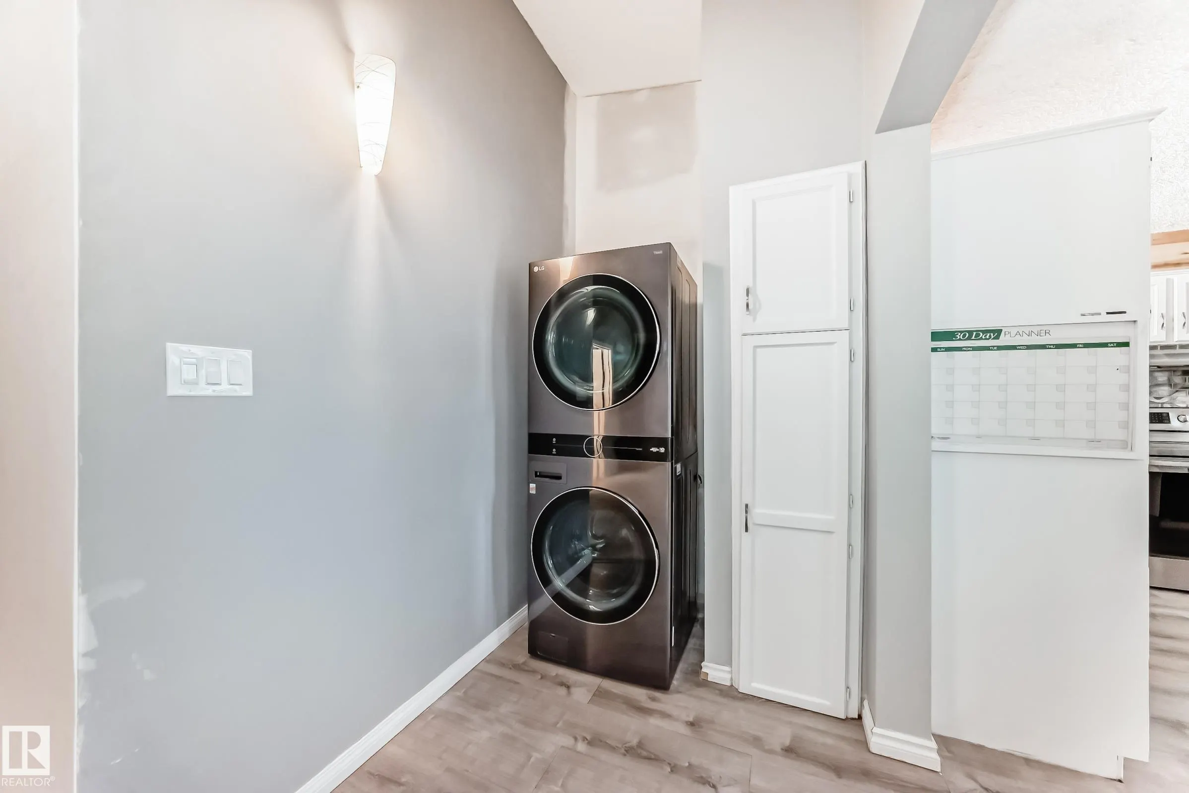 103 Woodside Crescent