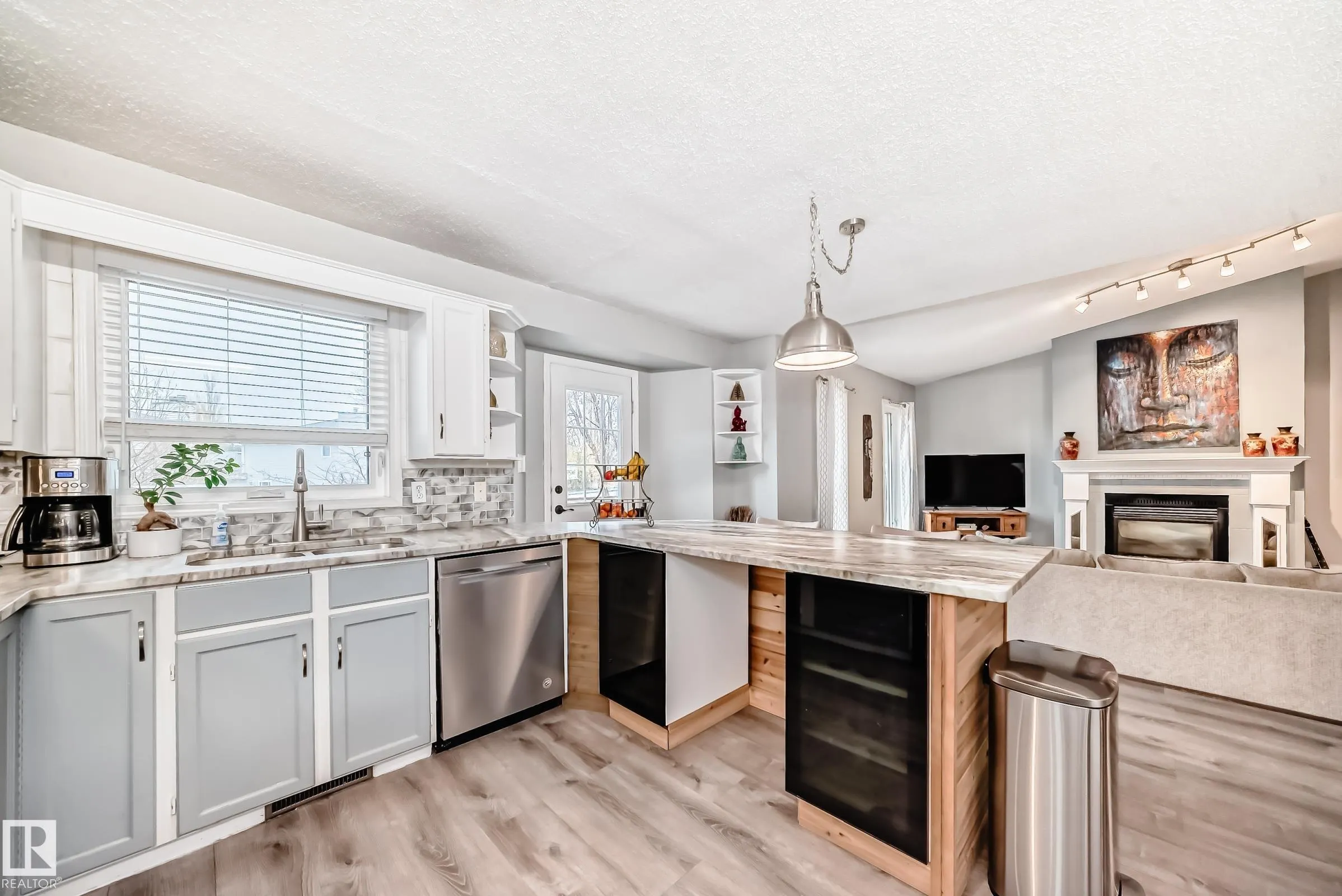 103 Woodside Crescent