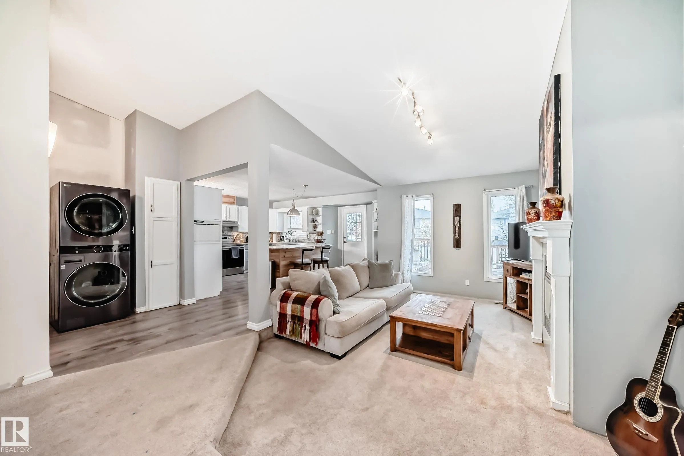 103 Woodside Crescent