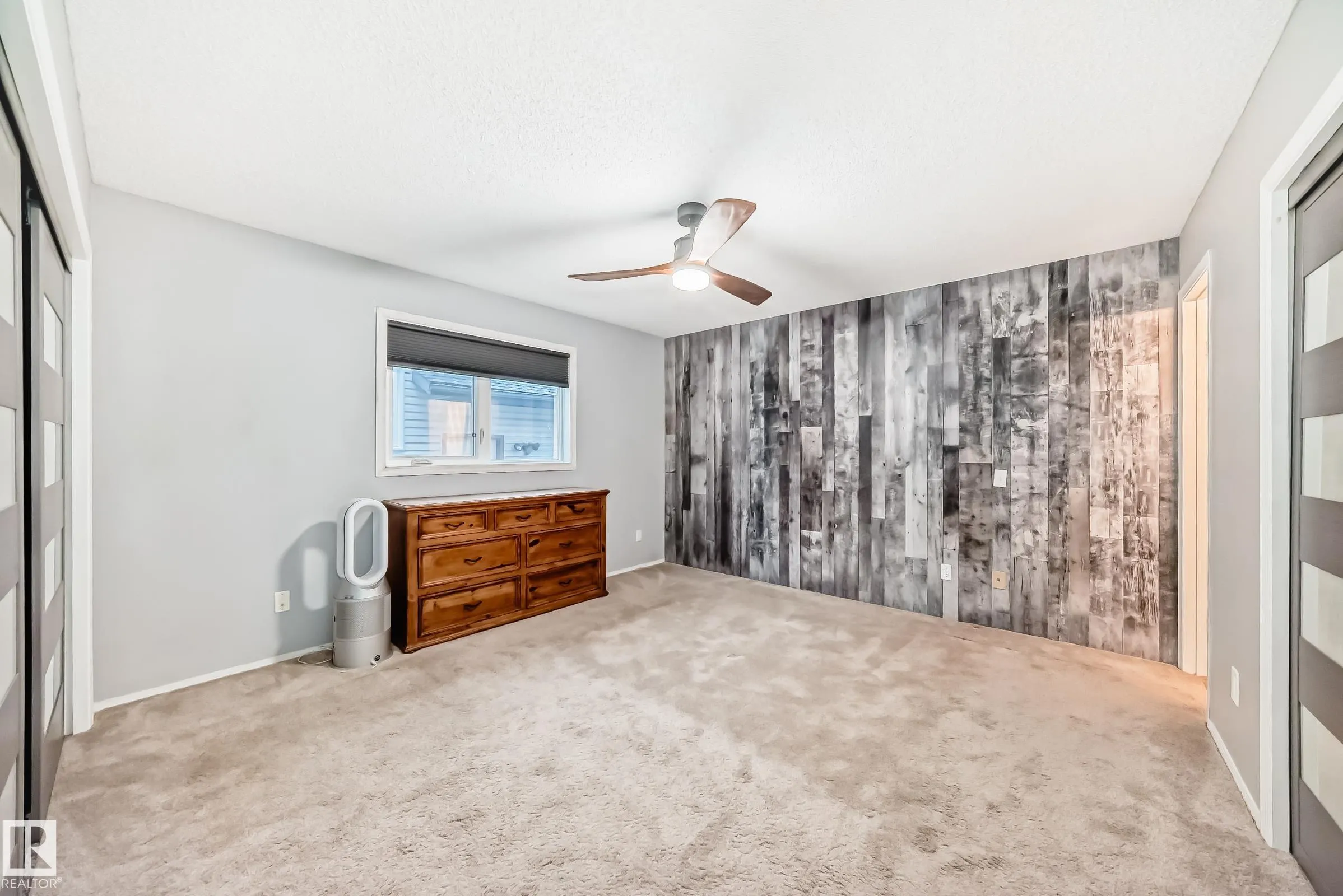 103 Woodside Crescent