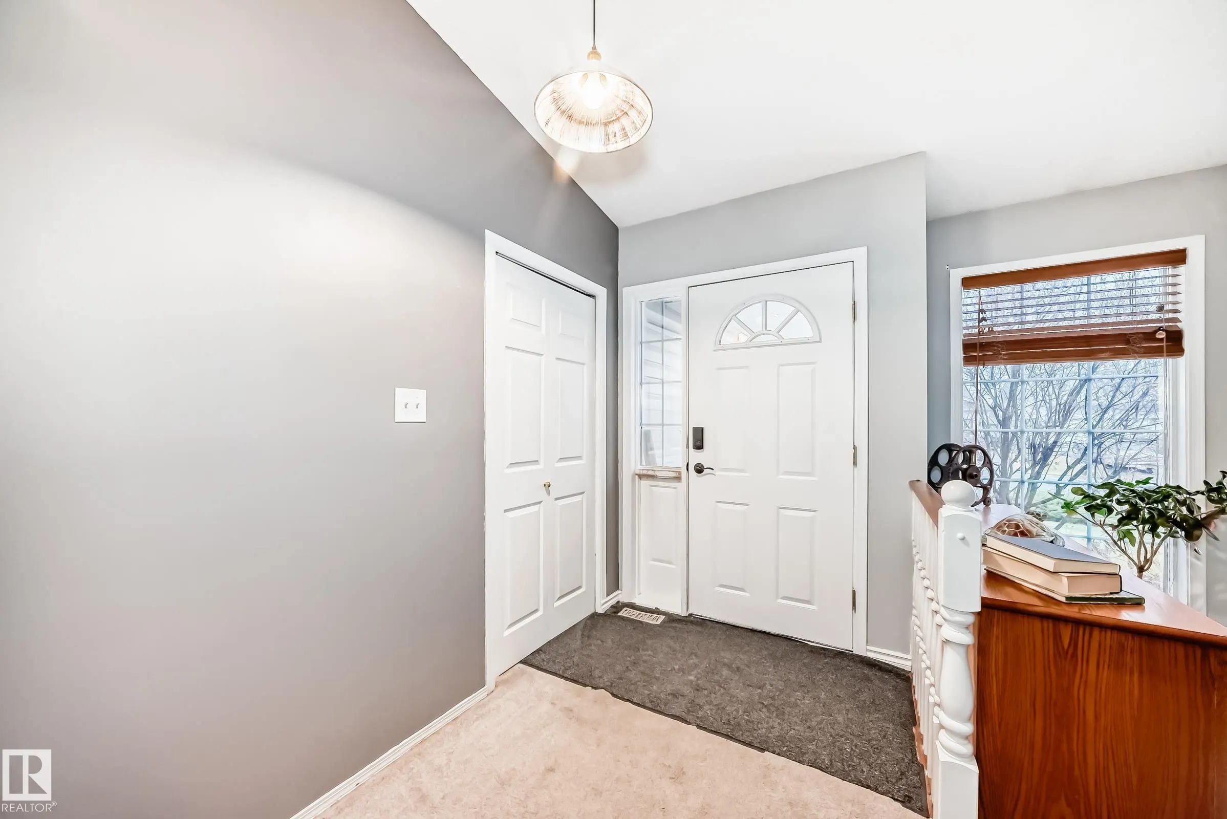 103 Woodside Crescent