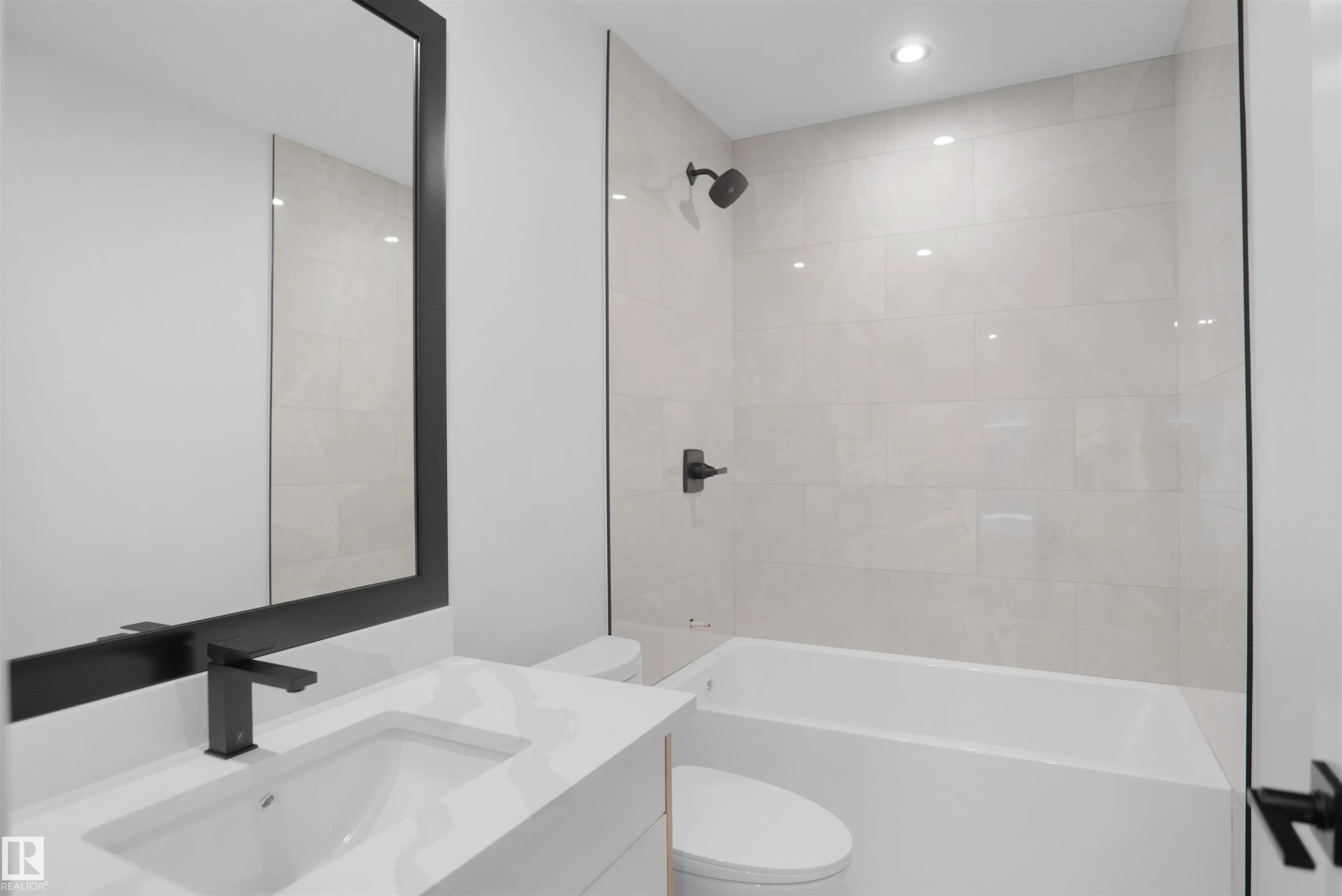 10 AXELWOOD Crescent