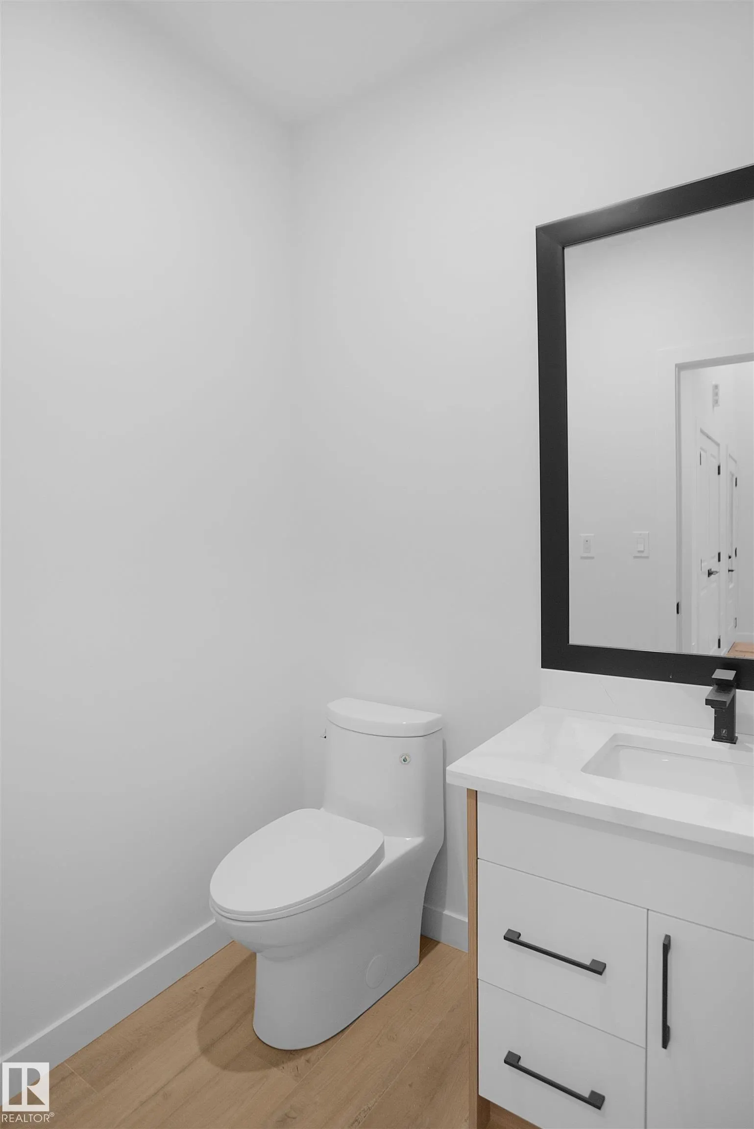 10 AXELWOOD Crescent