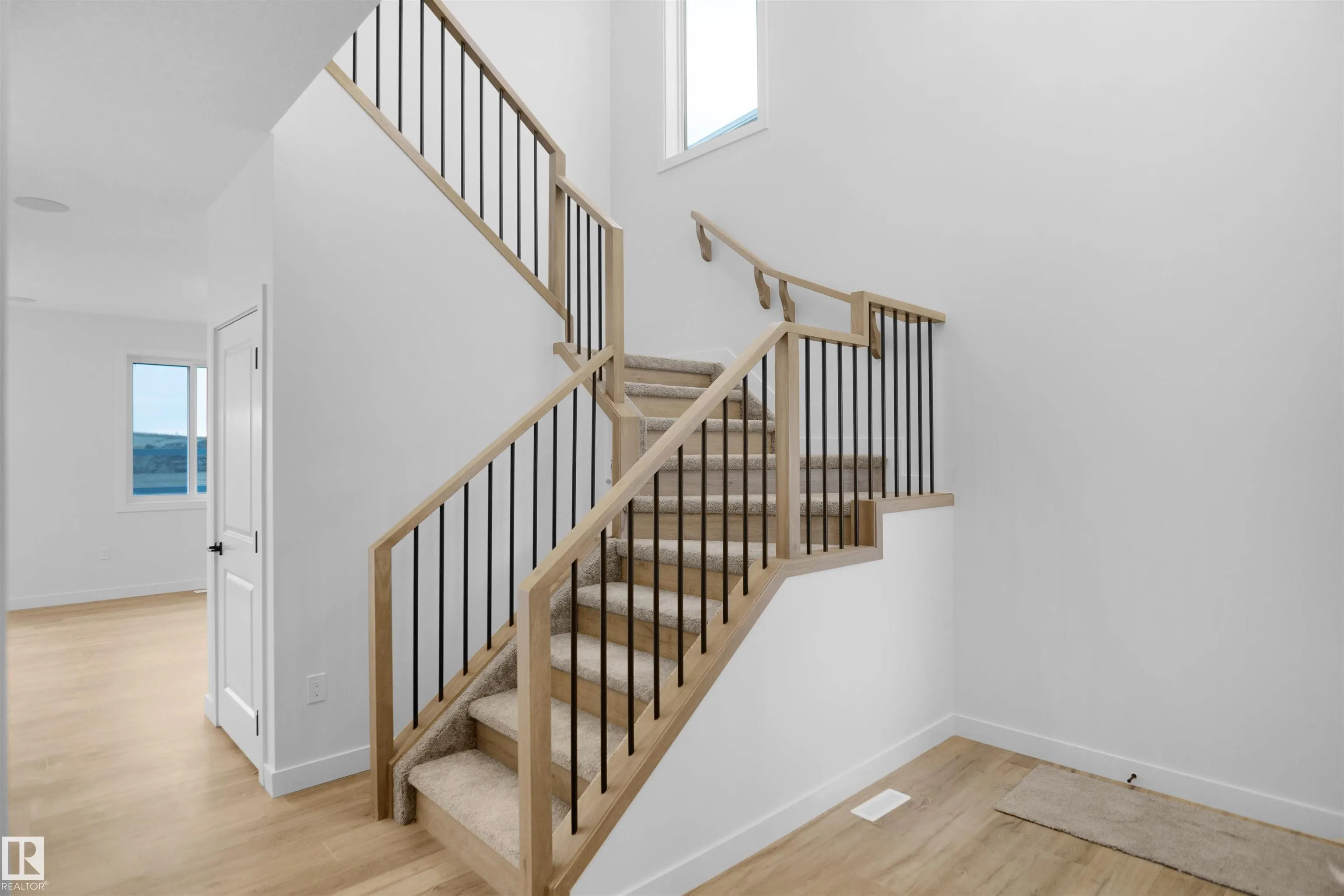 10 AXELWOOD Crescent