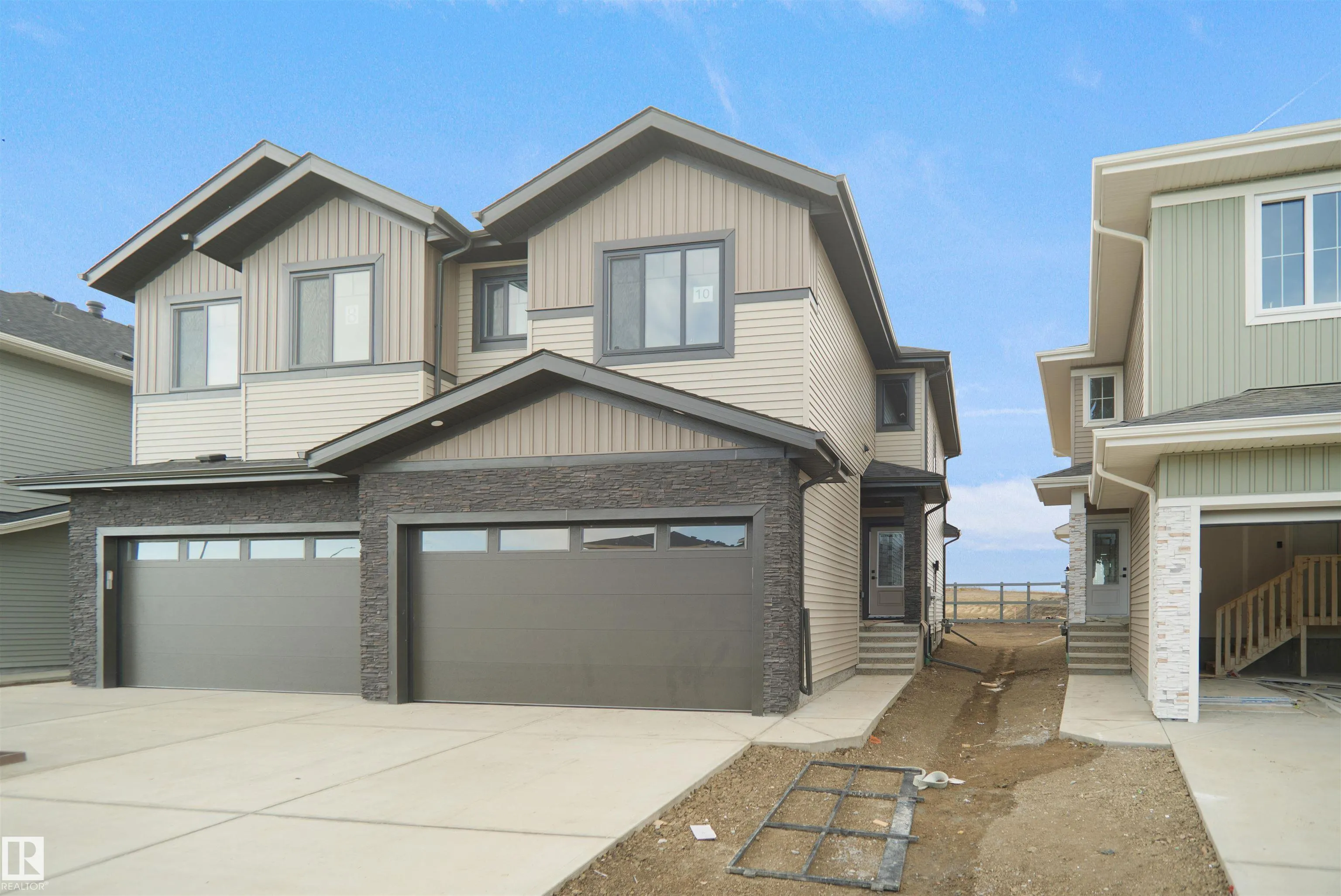 10 AXELWOOD Crescent