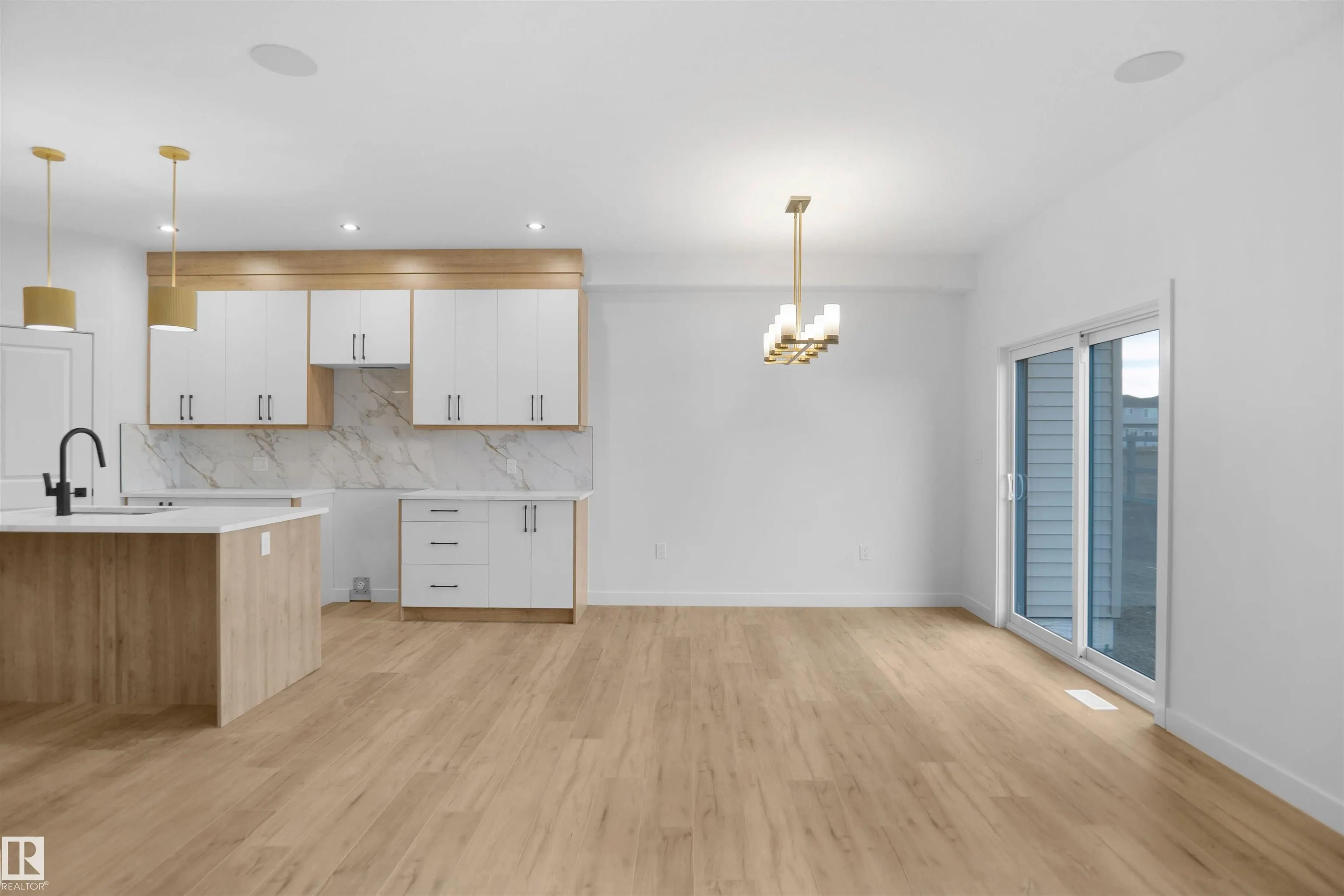 10 AXELWOOD Crescent