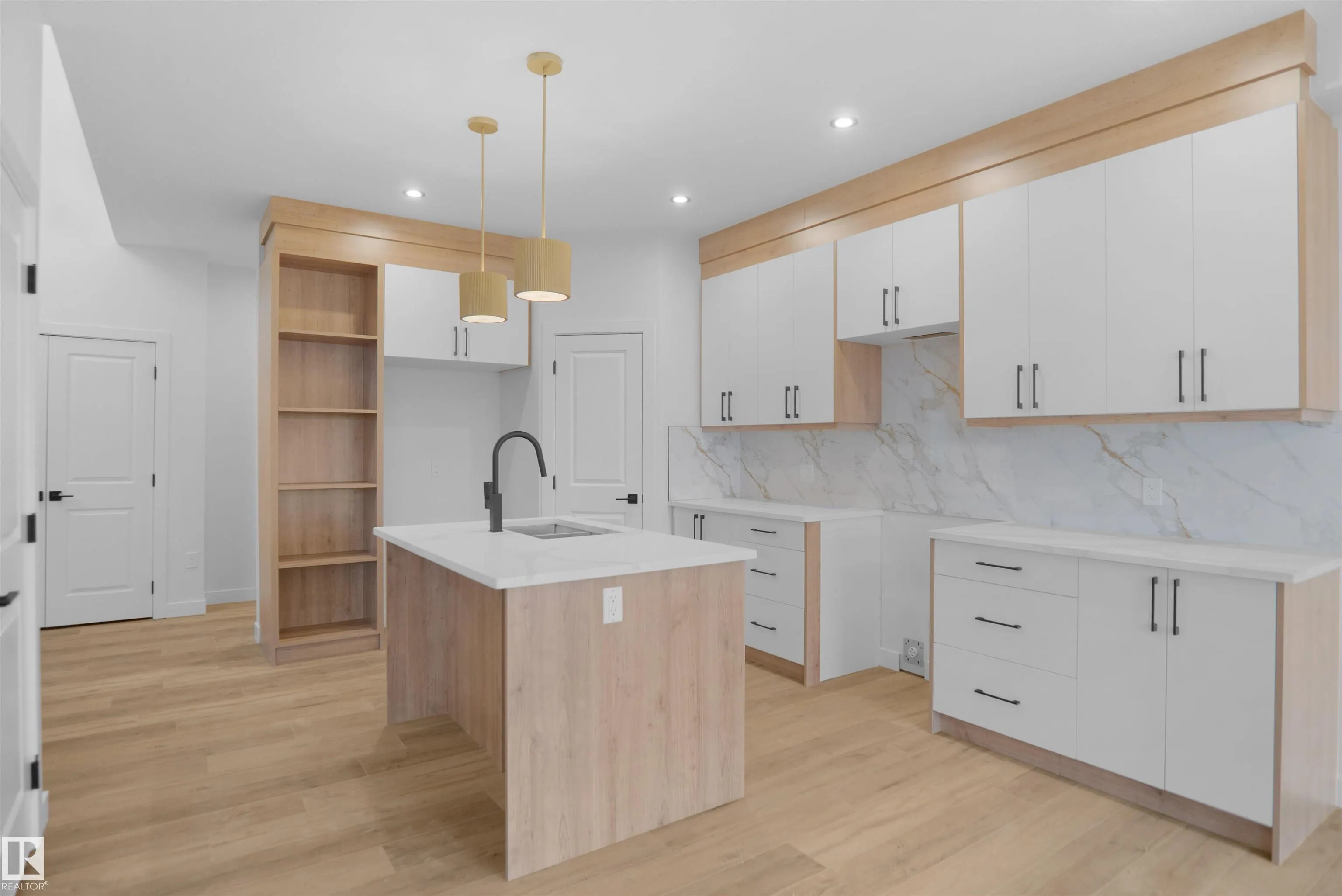 10 AXELWOOD Crescent