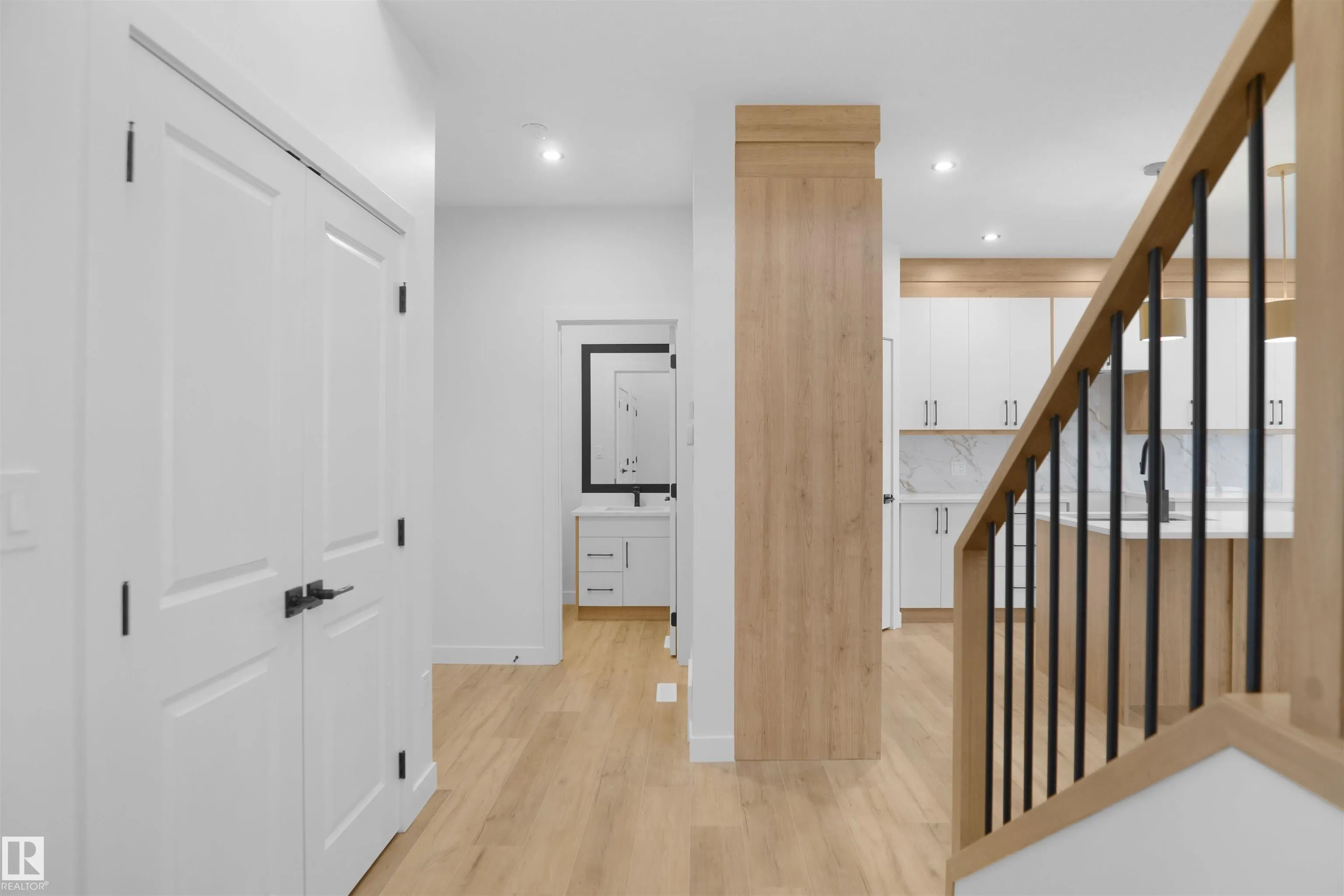 10 AXELWOOD Crescent