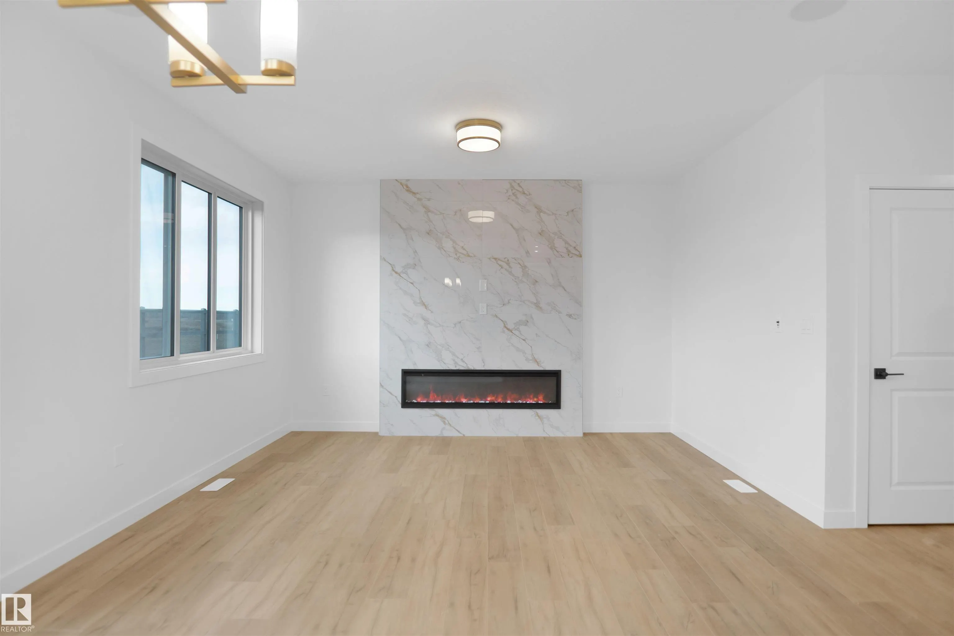 10 AXELWOOD Crescent