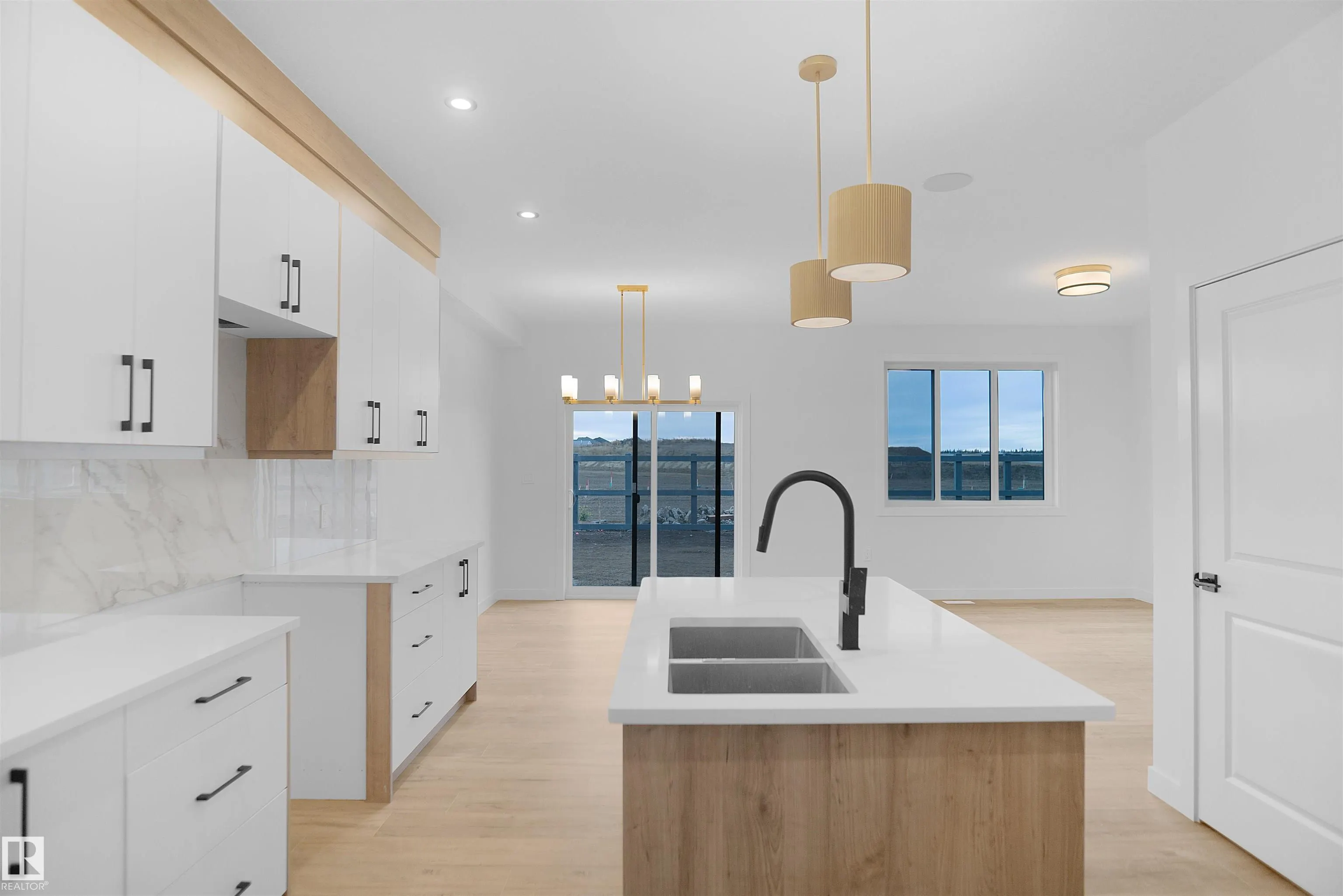 10 AXELWOOD Crescent