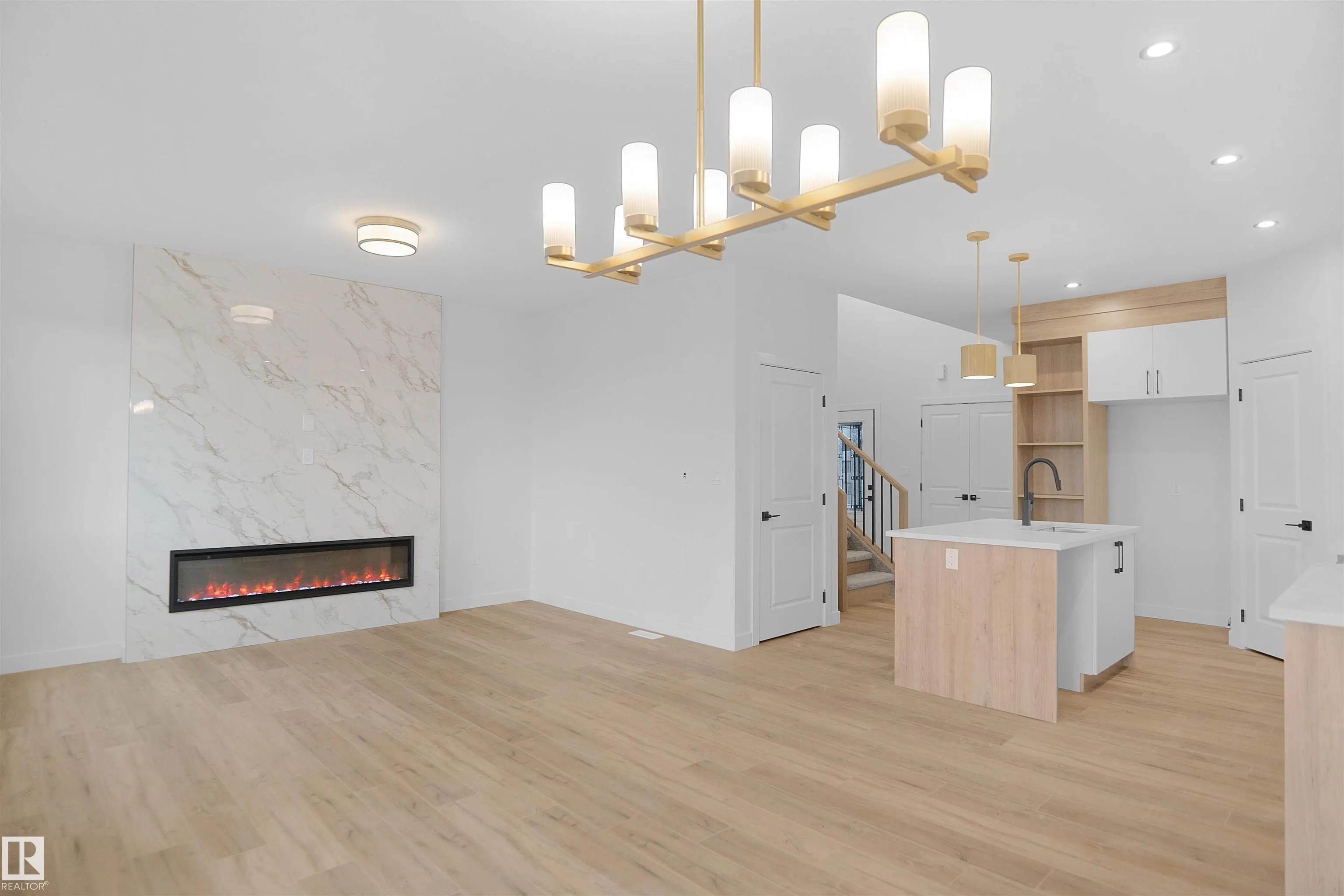 10 AXELWOOD Crescent