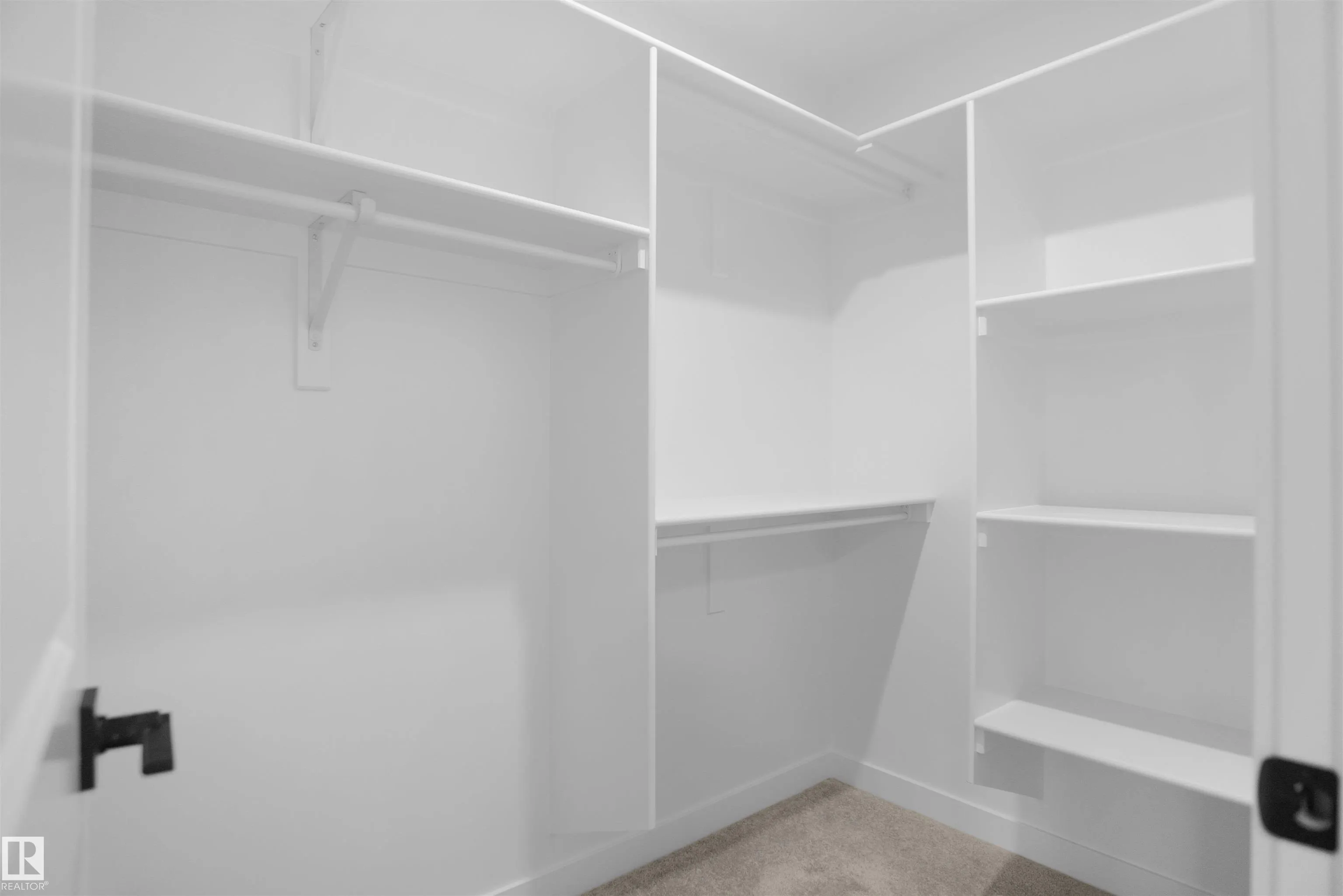 10 AXELWOOD Crescent