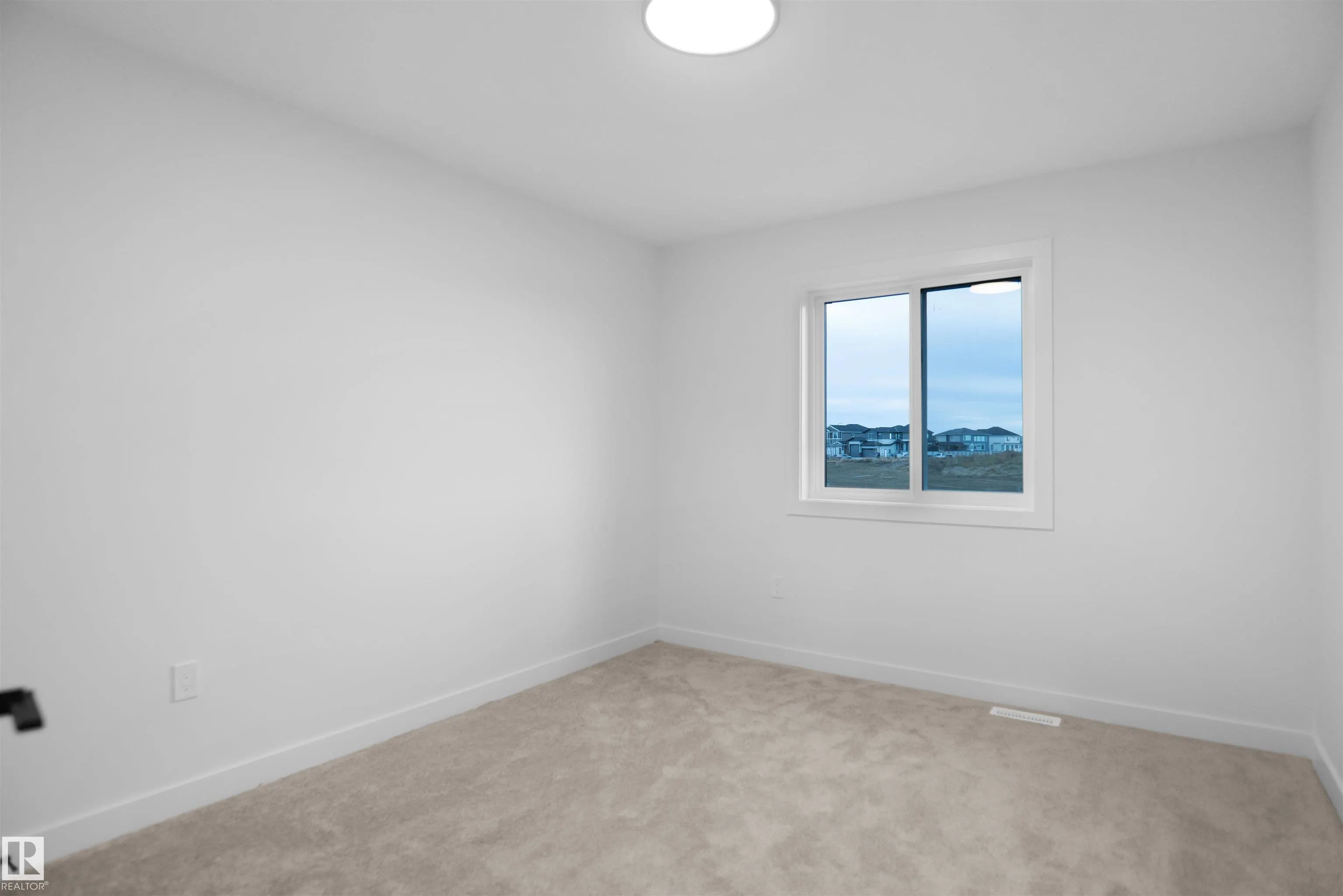 10 AXELWOOD Crescent