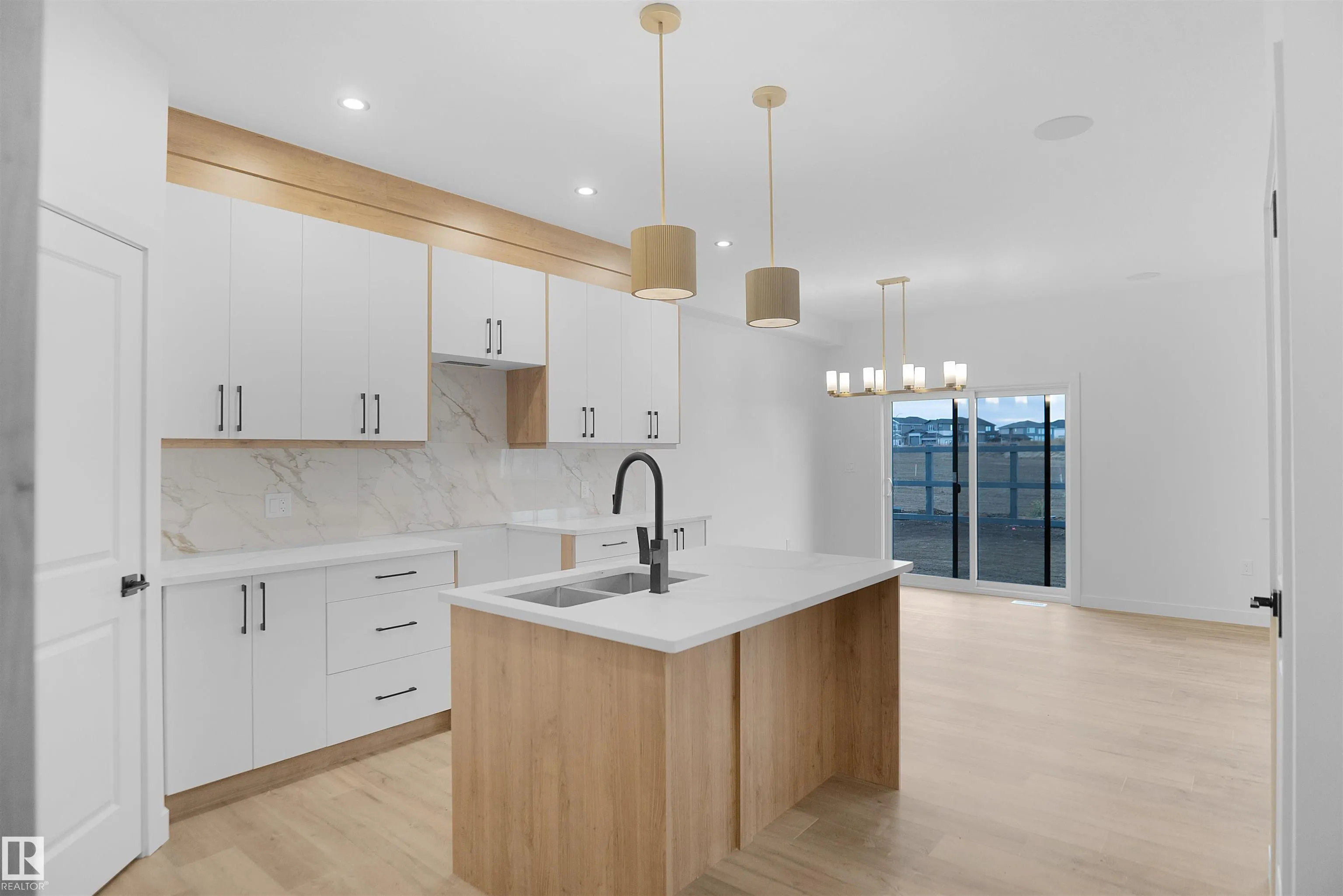 10 AXELWOOD Crescent