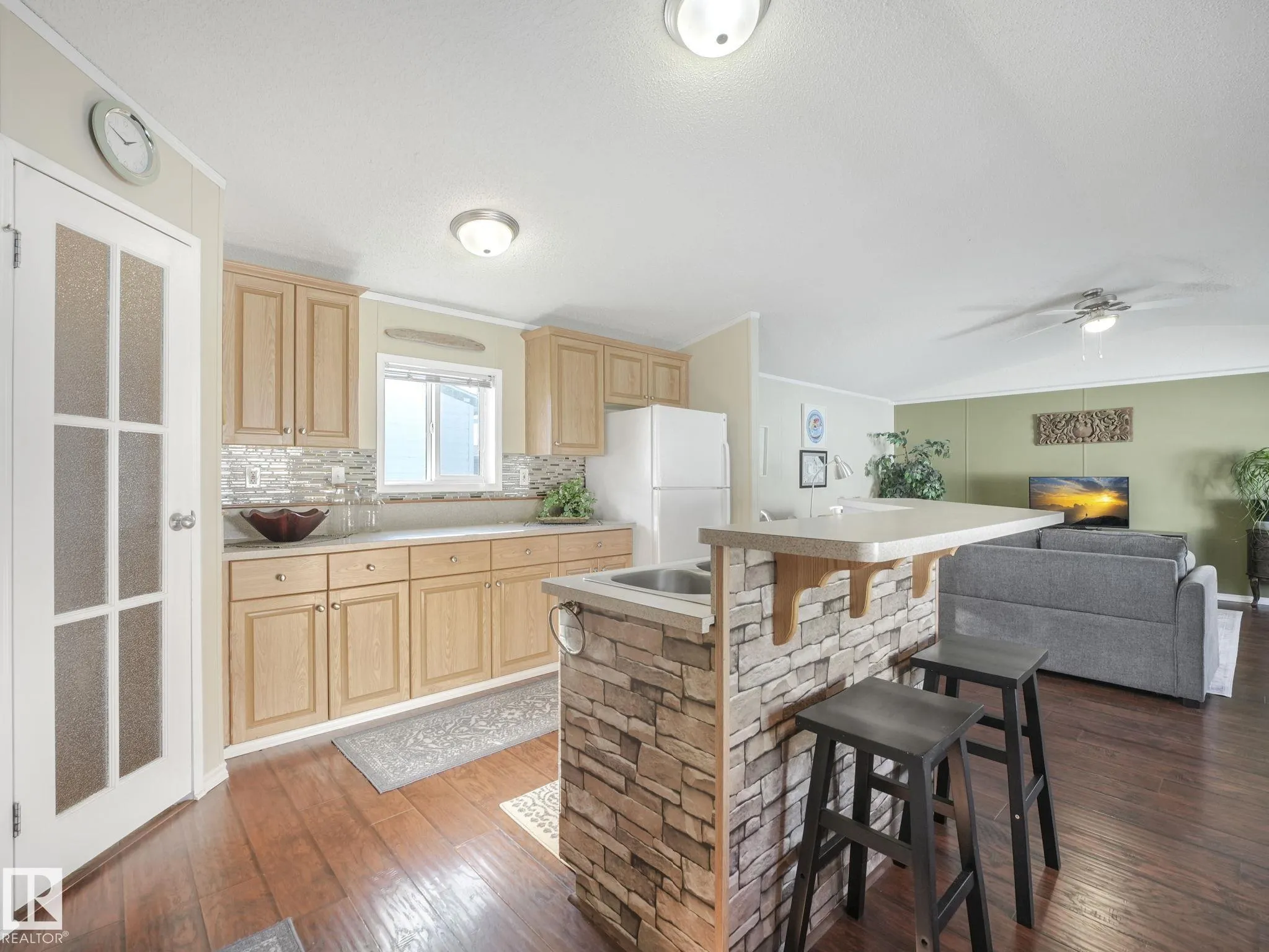 407 Oak Wood Crescent